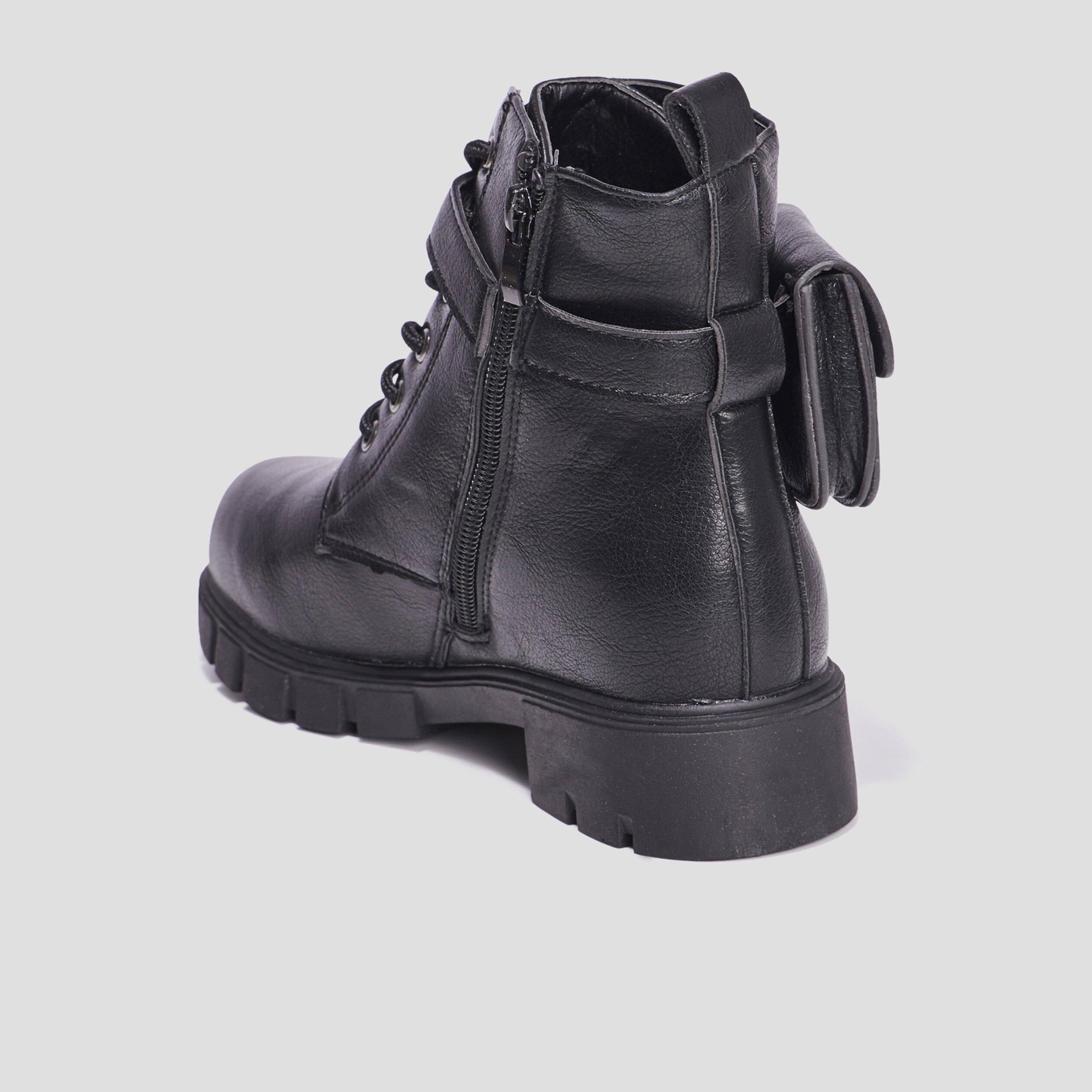 Bottines crant&eacute;es avec pochettes noir fille