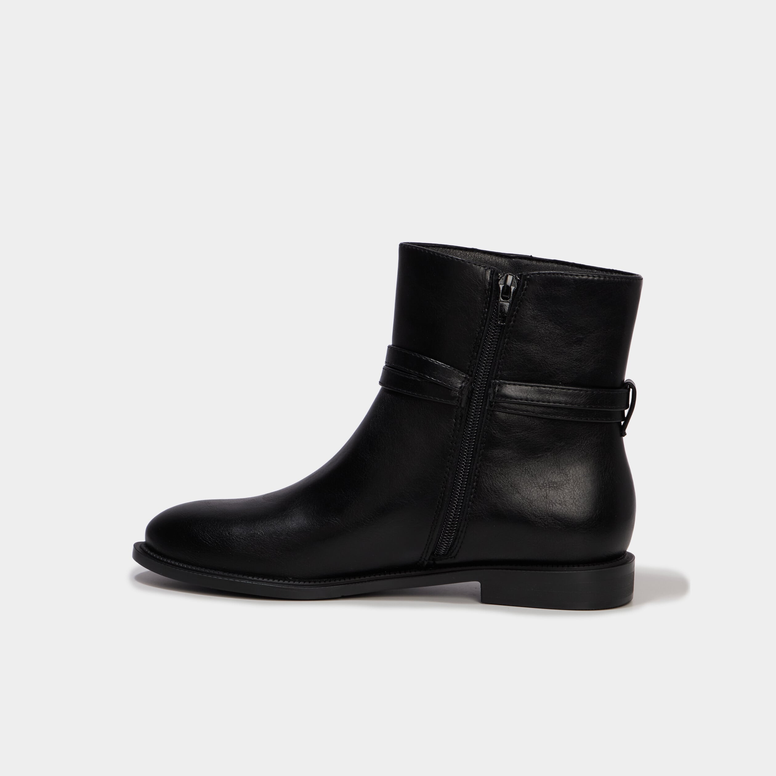 Bottines plates &agrave; boucle noir femme
