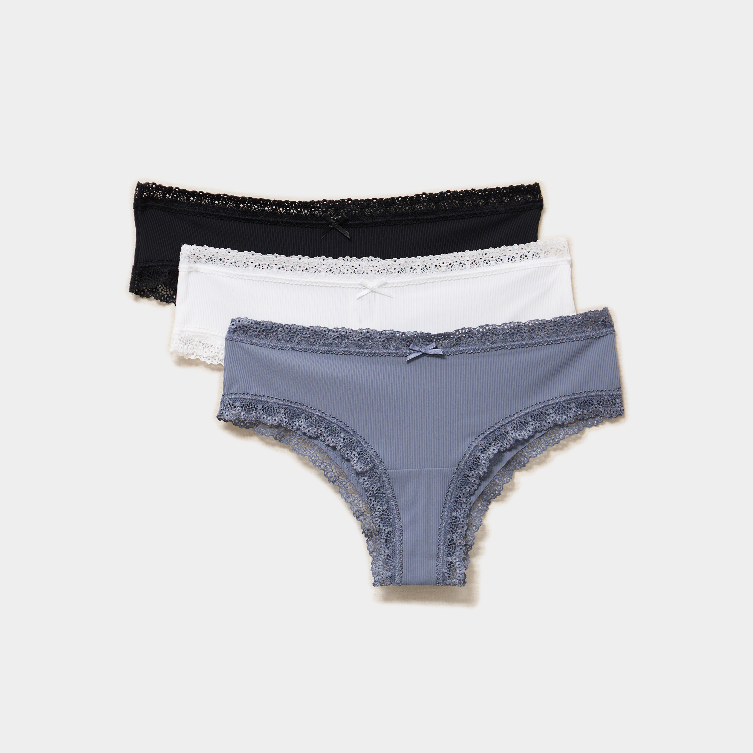 Lot 3 shortys c&ocirc;tel&eacute;s &agrave; dentelle bleu violet femme