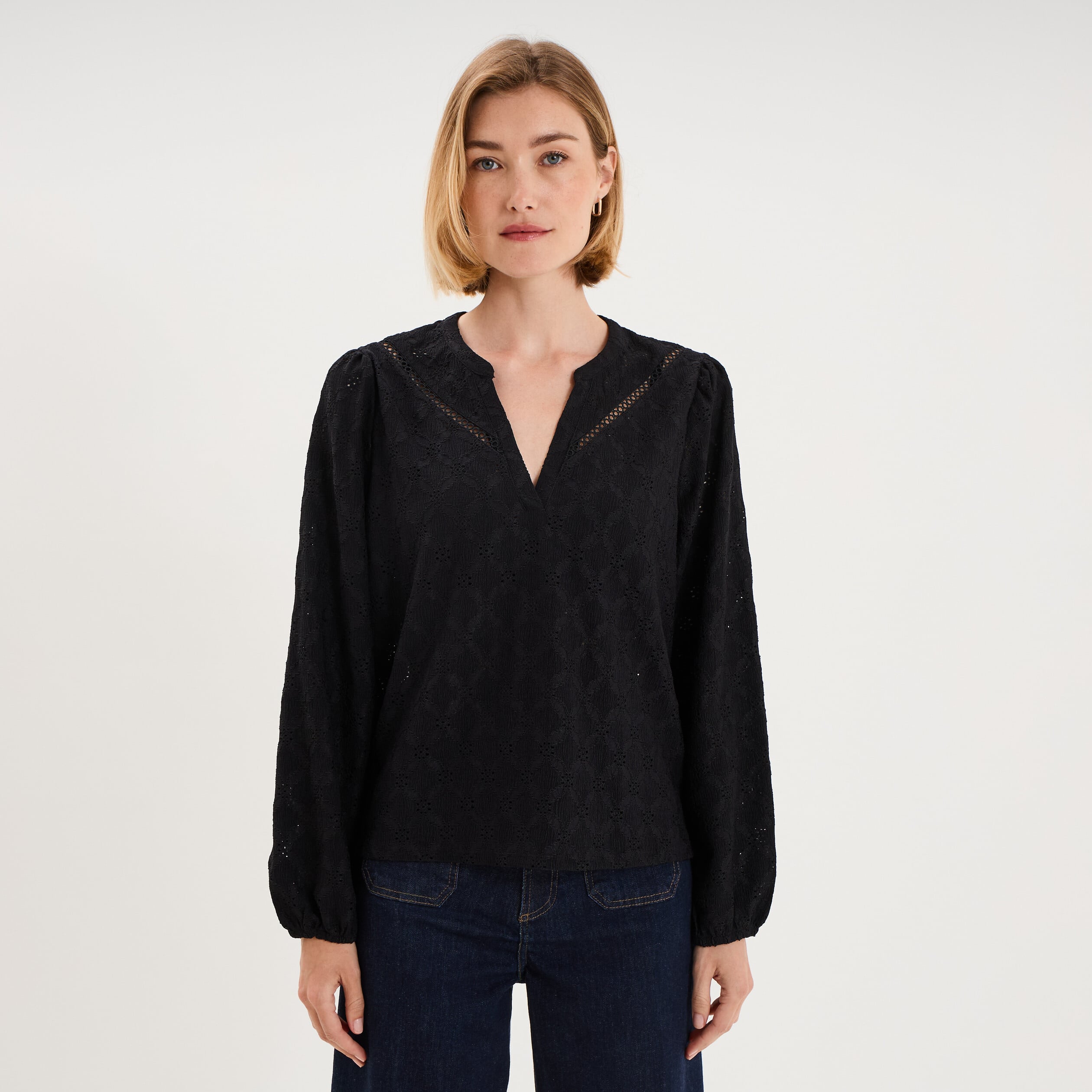 Blouse broderie anglaise col tunisien noir femme