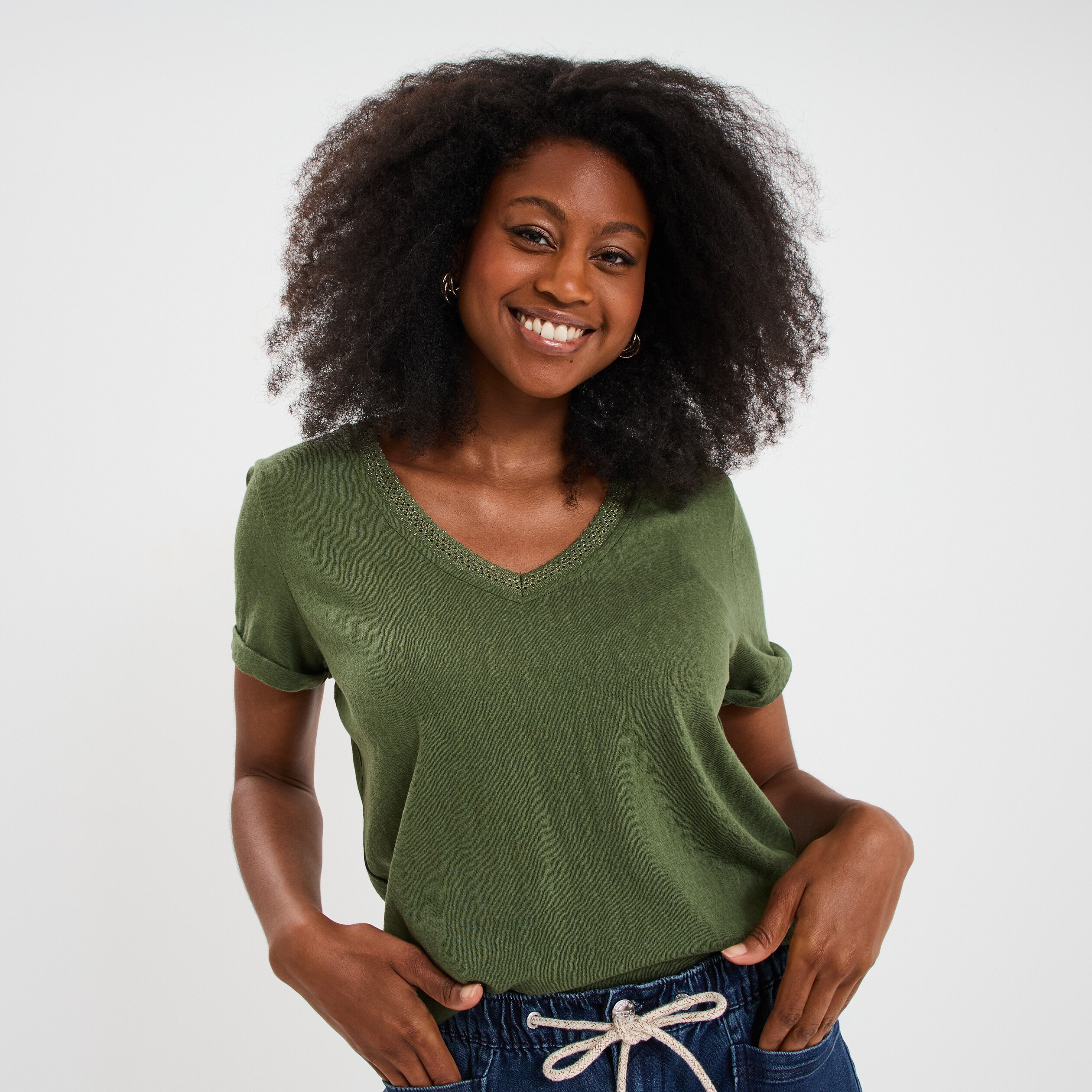 t shirt col en v manches courtes vert kaki femme T-shirt col en V manches courtes vert kaki femme