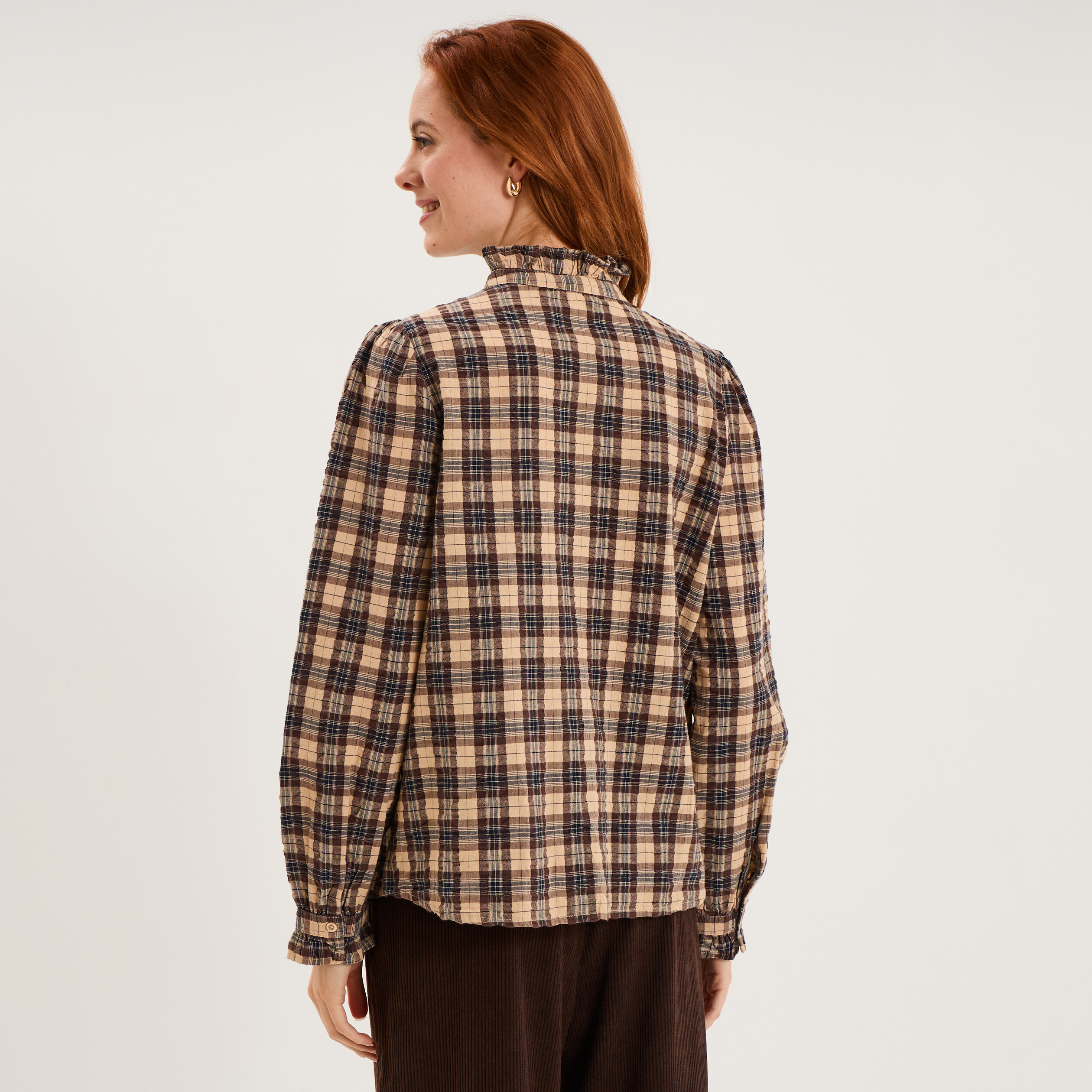Chemise &agrave; volants manches longues marron femme