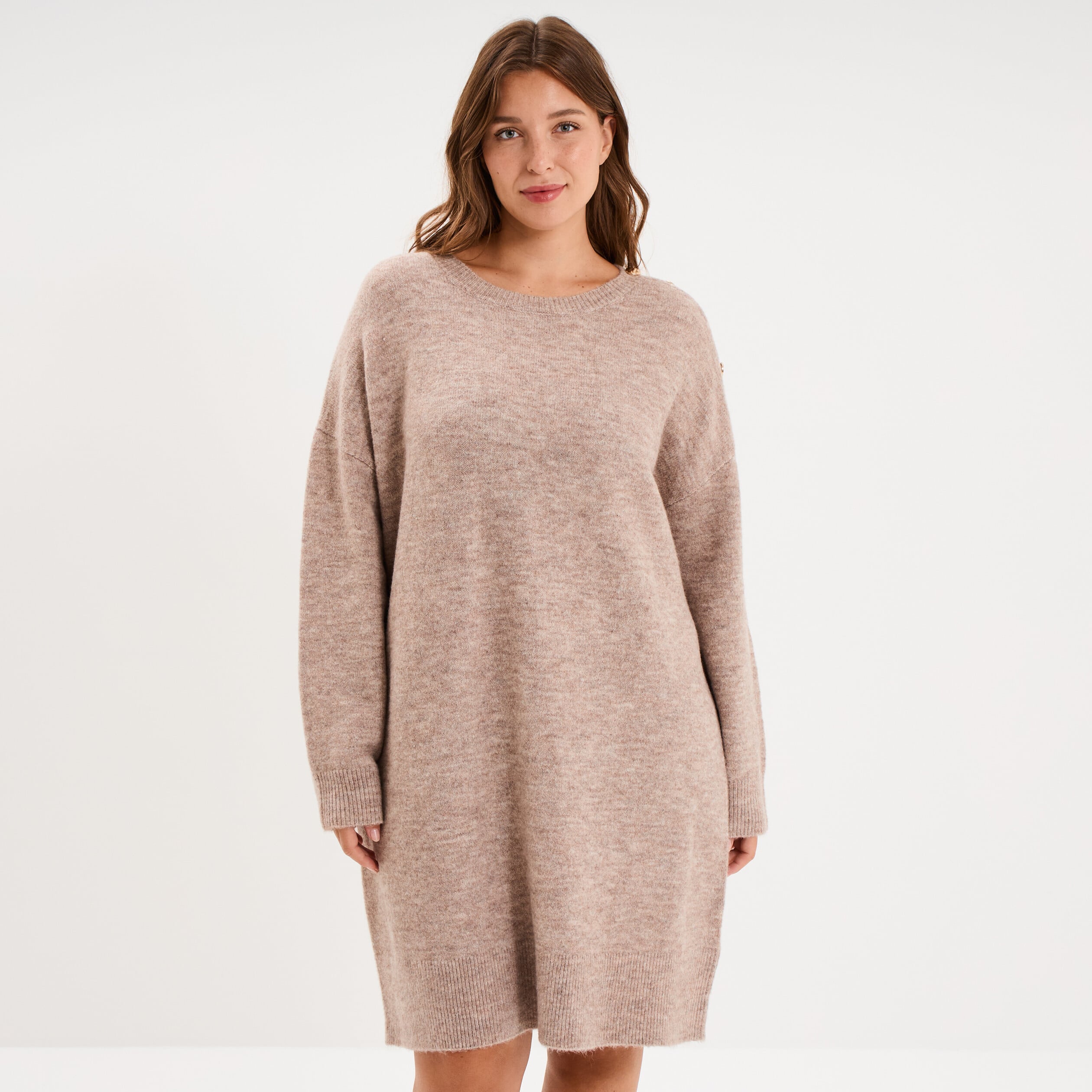 Robe pull oversize boutons &eacute;paule genou sable femme grande taille