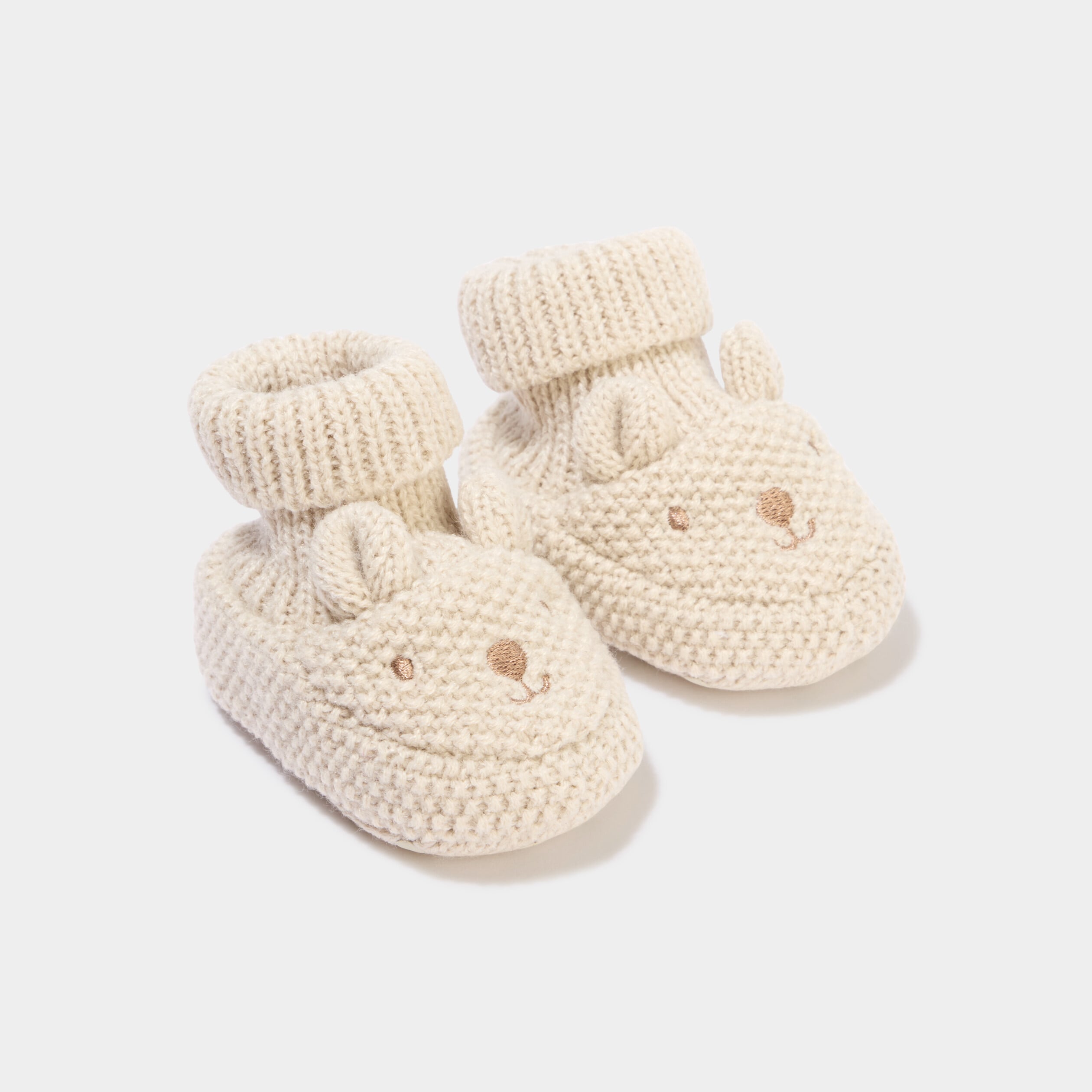 Chaussettes d'int&eacute;rieur tricot&eacute;es taupe b&eacute;b&eacute;