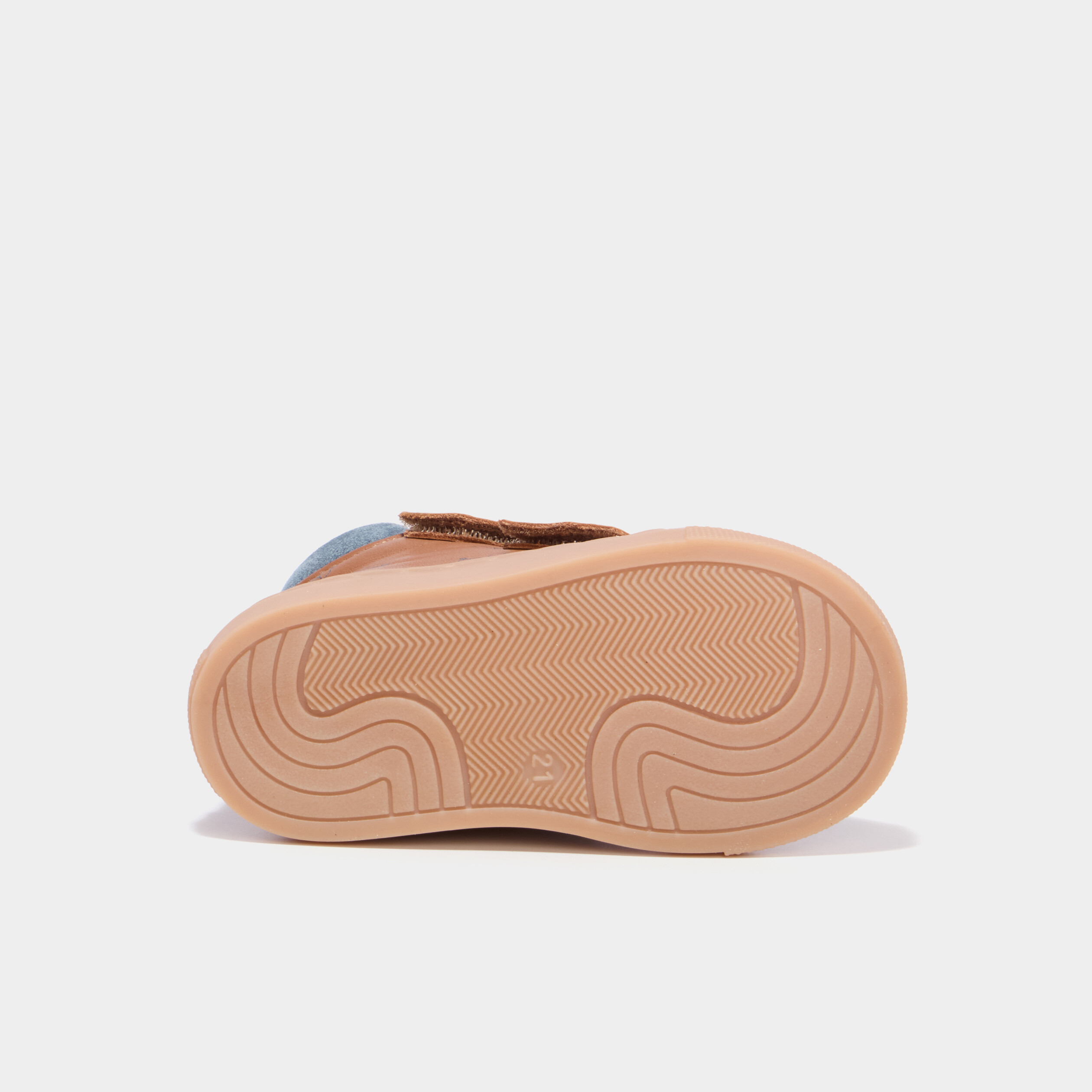 Bottillons &agrave; scratchs cuir bout renforc&eacute; camel b&eacute;b&eacute; gar&ccedil;on