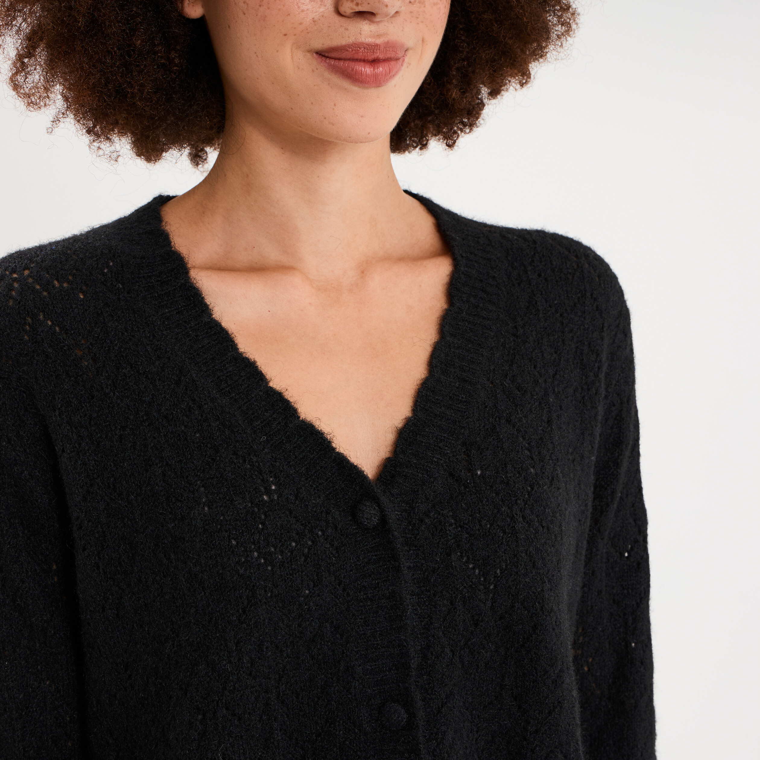 Gilet cardigan ajour&eacute; manches longues noir femme