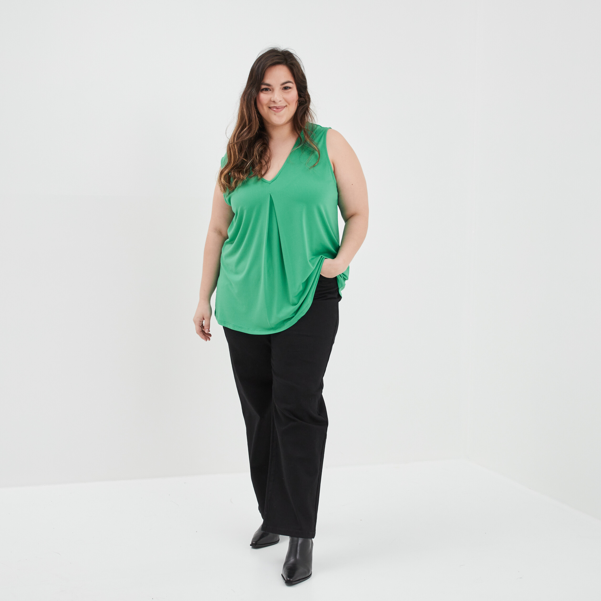 debardeur col en v plis creux modavista vert menthe femmegt Débardeur col en V plis creux Modavista vert menthe femme grande taille