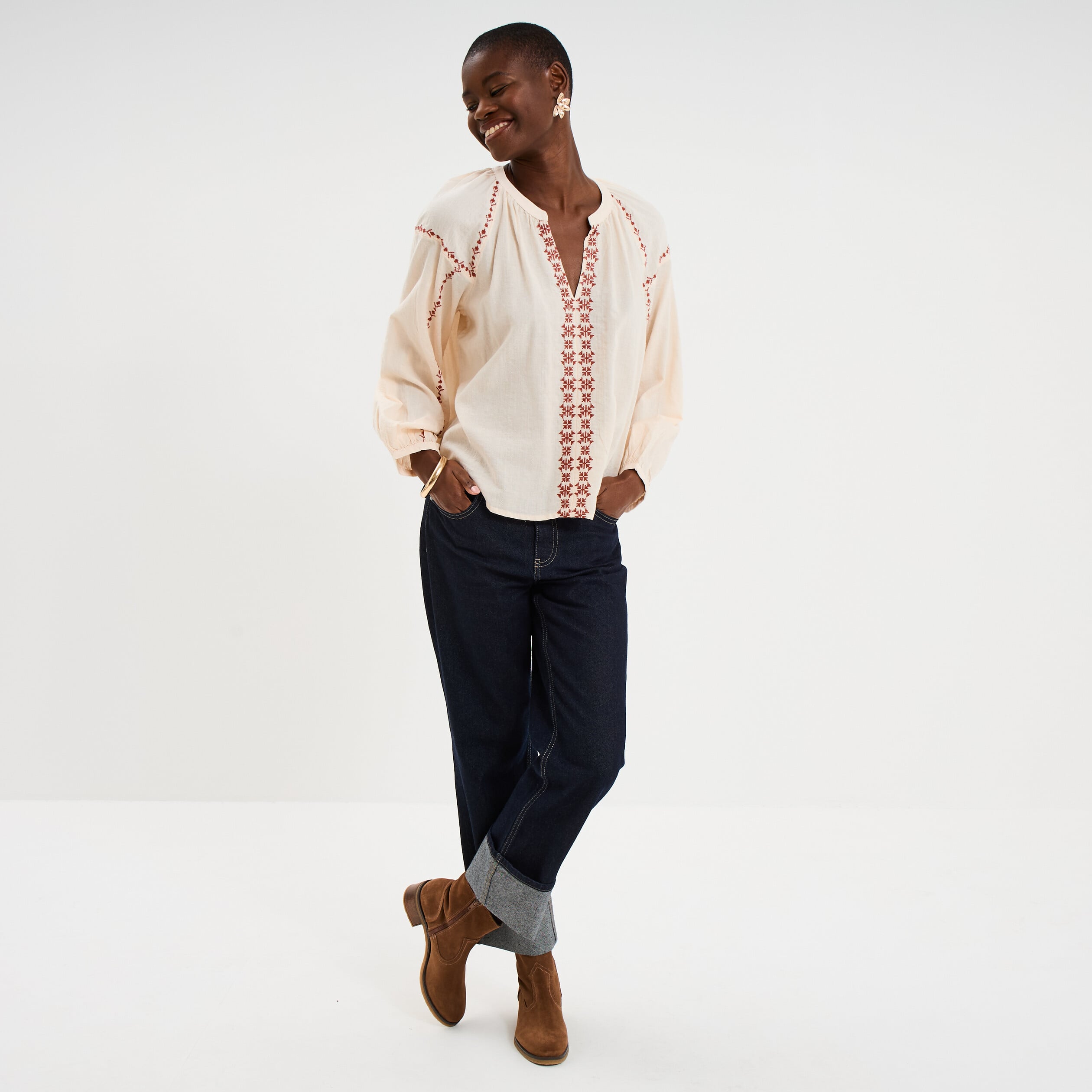 Blouse brod&eacute;e manches longues coton beige femme