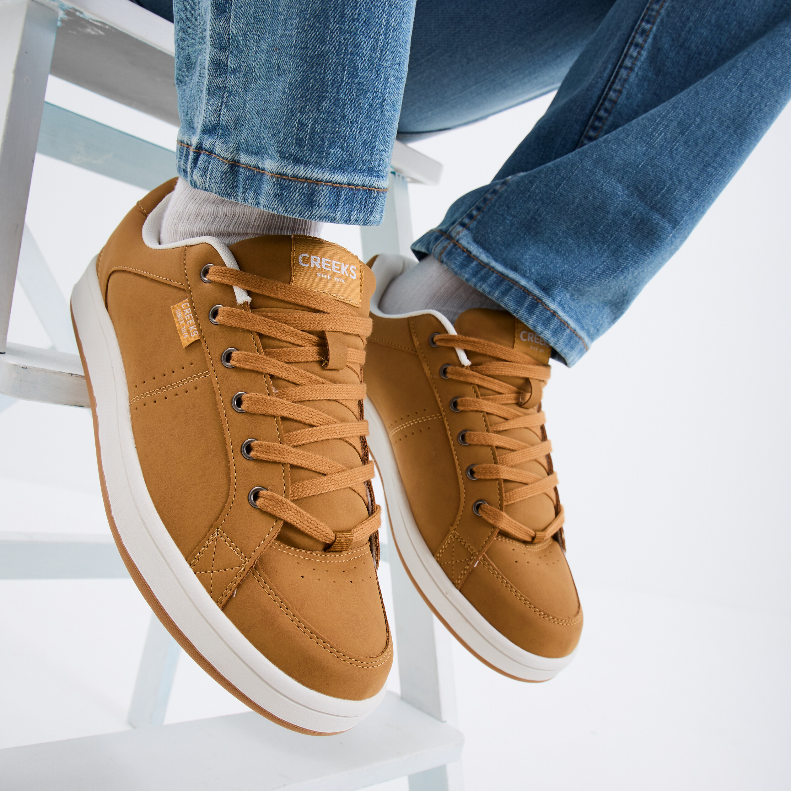 Tennis a lacets bout rond jaune fonce homme La Halle