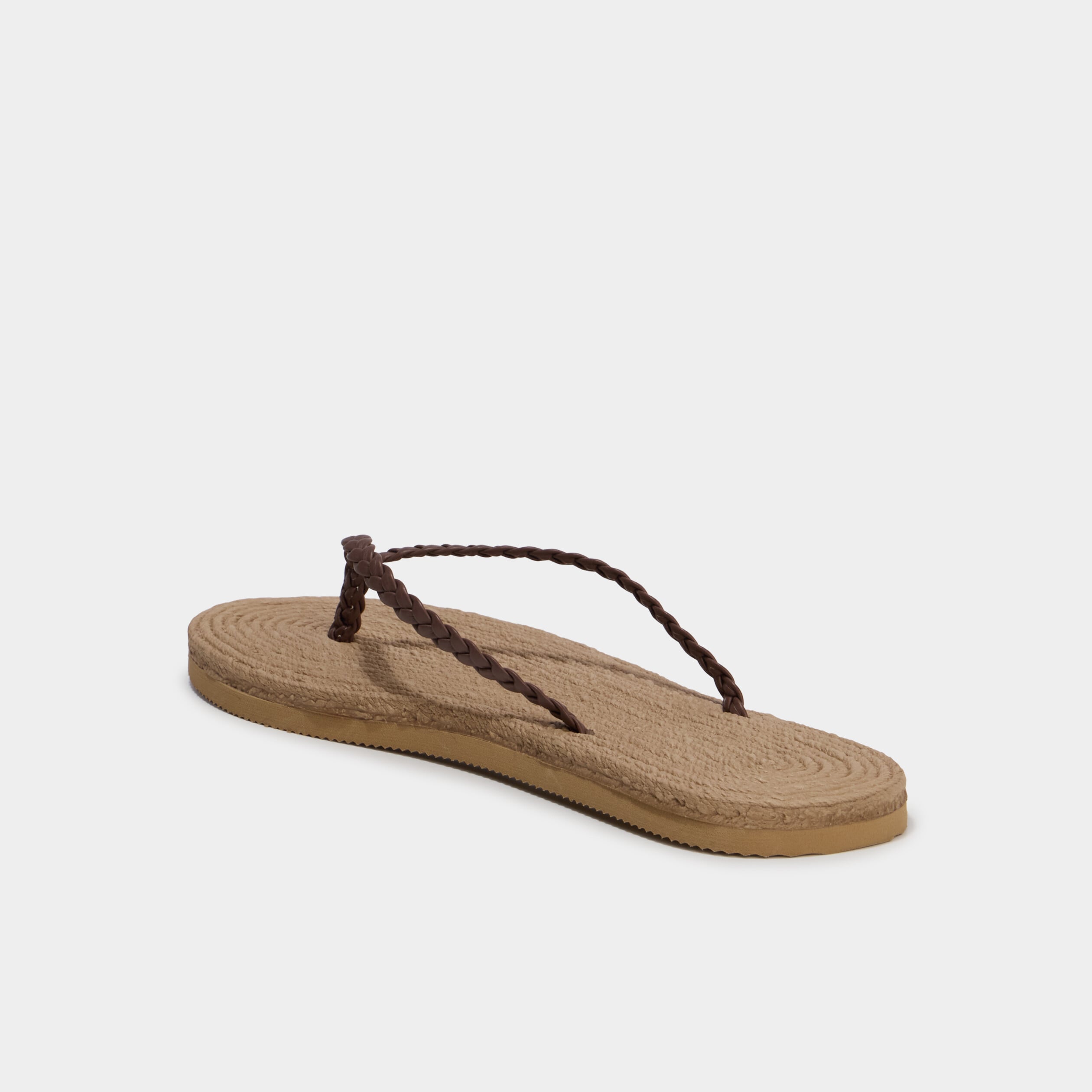 Tongs effet tress&eacute; marron femme