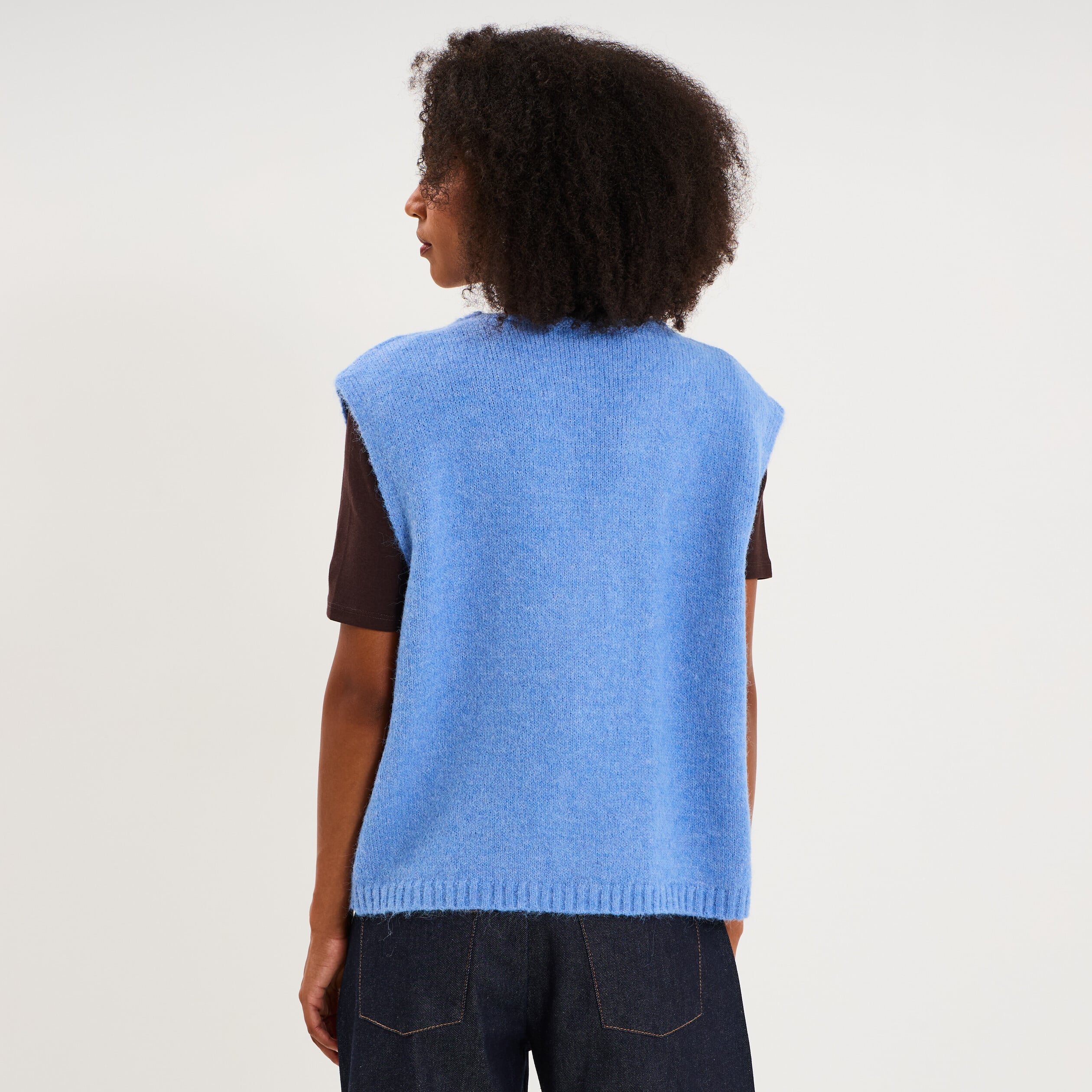 Gilet sans manches col V boutonn&eacute; bleu electrique femme