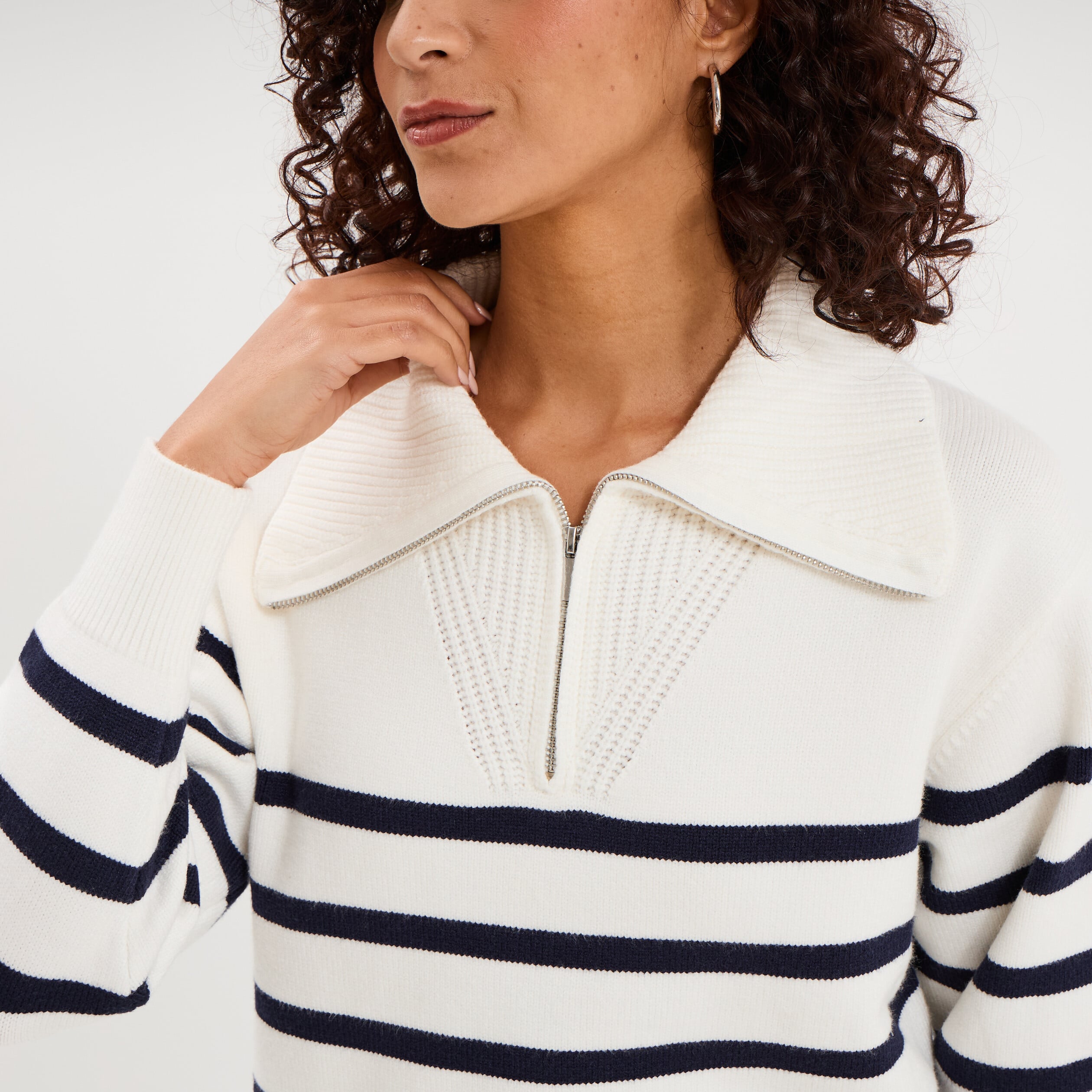 Pull col camionneur zipp&eacute; ecru femme