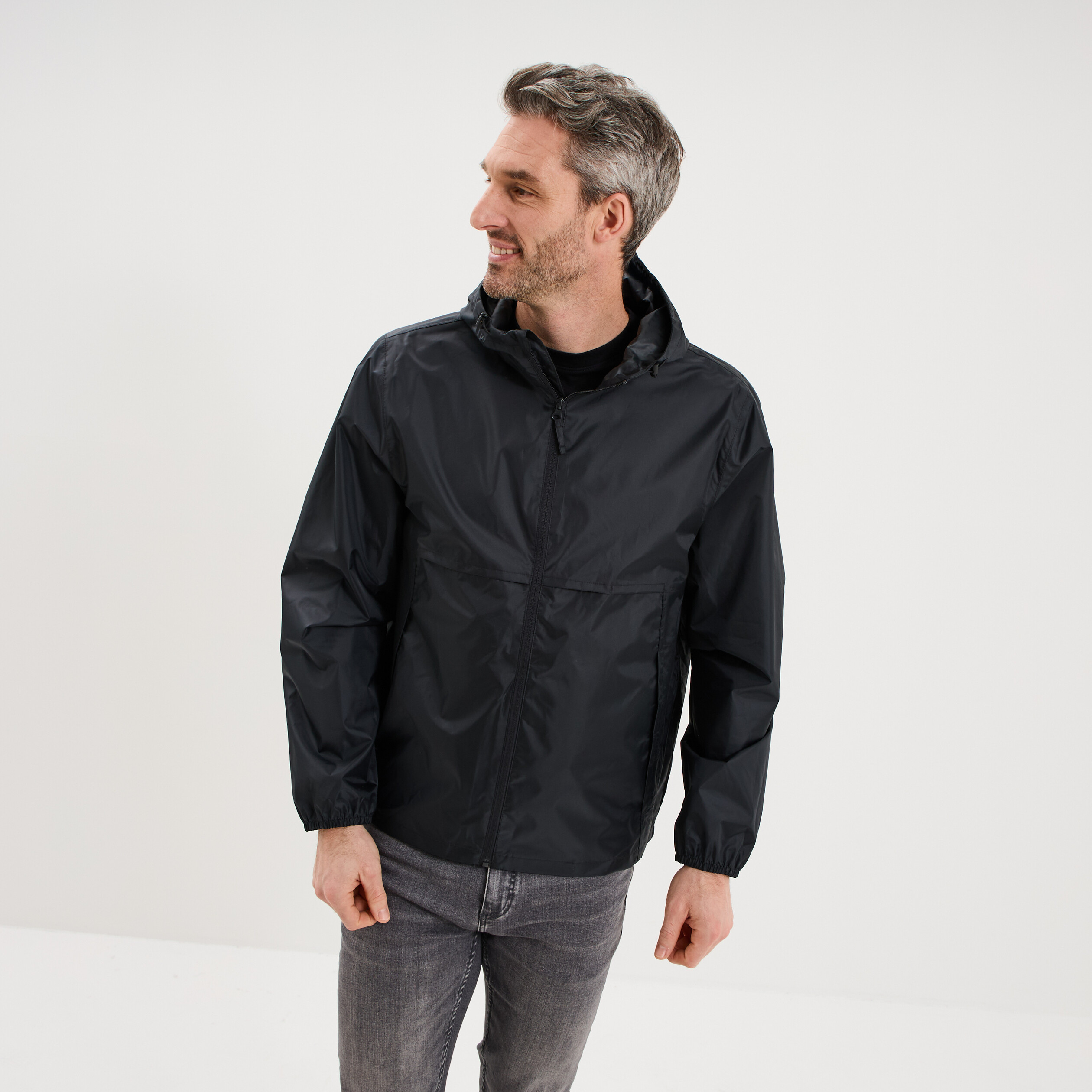Veste coupe-vent imperm&eacute;able &agrave; capuche noir mixte