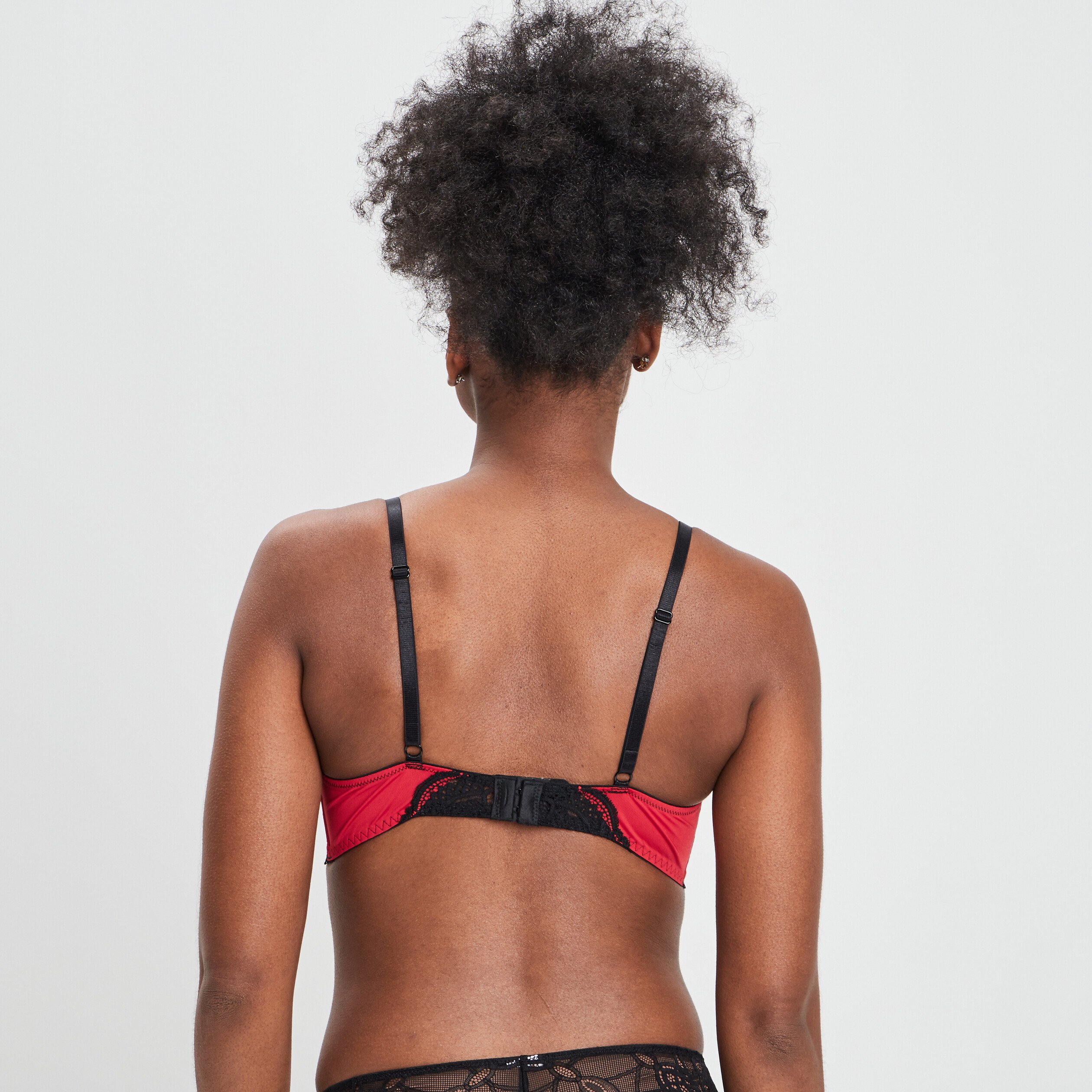 soutien gorge corbeille micro dentelle rouge femme Soutien-gorge corbeille micro dentelle rouge femme
