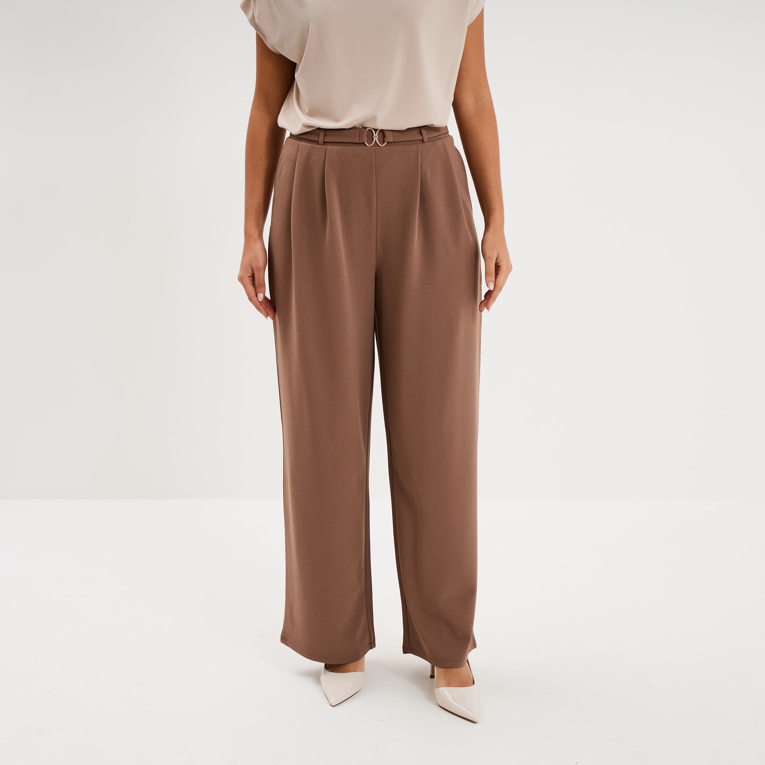 Pantalon &agrave; pinces large fluide marron clair femme
