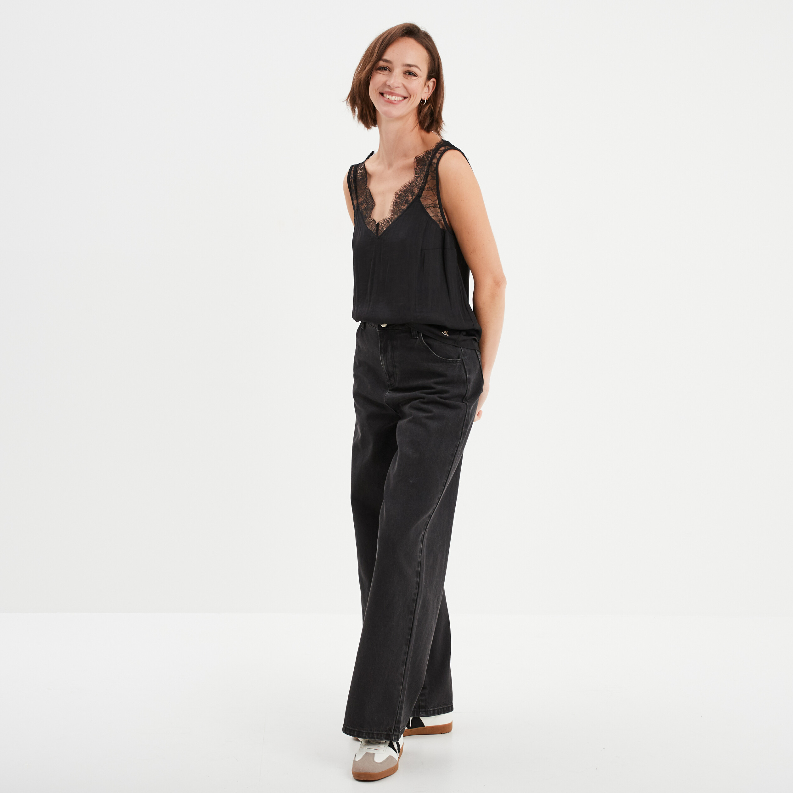 caraco col v avec dentelle noir femme Caraco col V avec dentelle noir femme