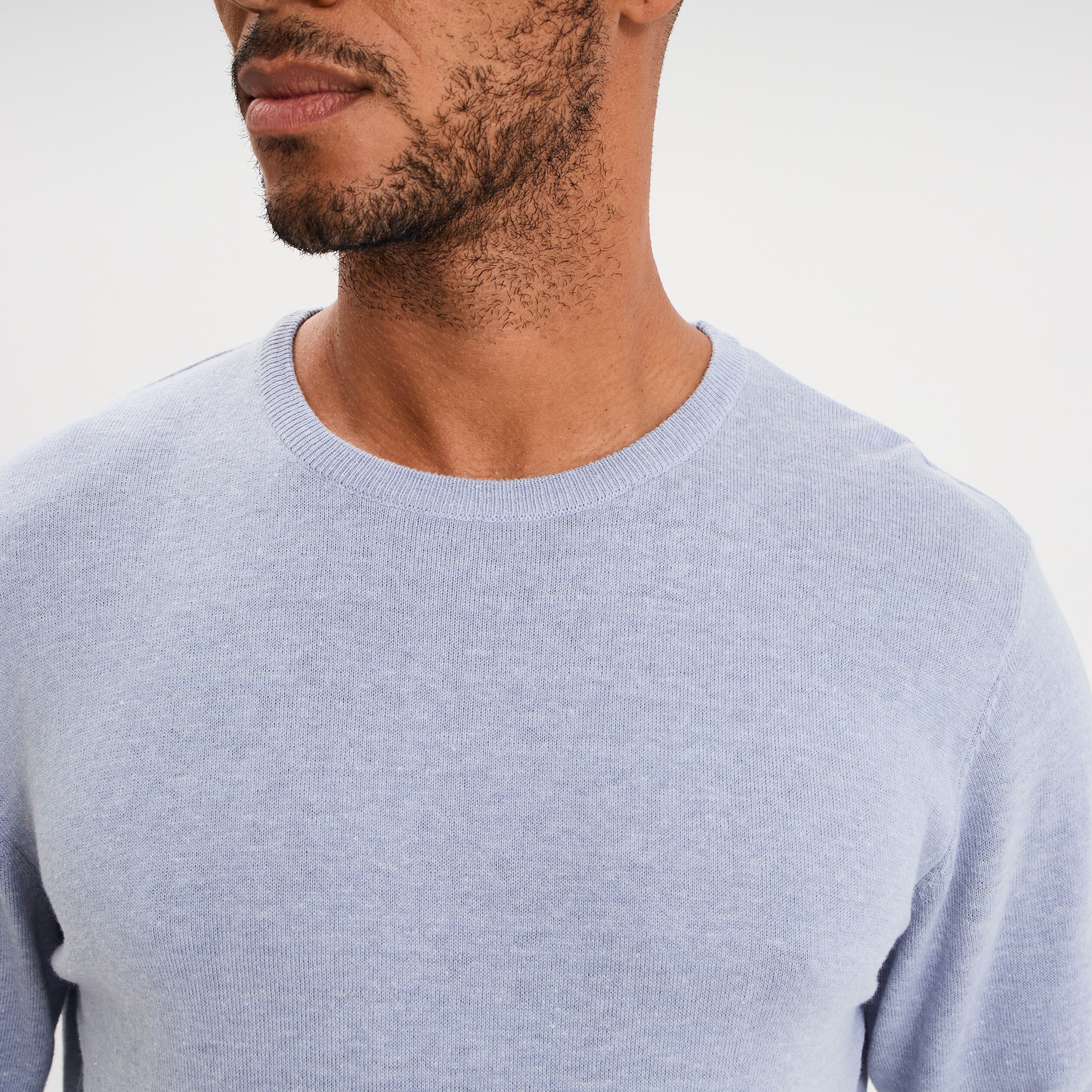 Pull droit col rond coton m&eacute;lang&eacute; bleu clair homme