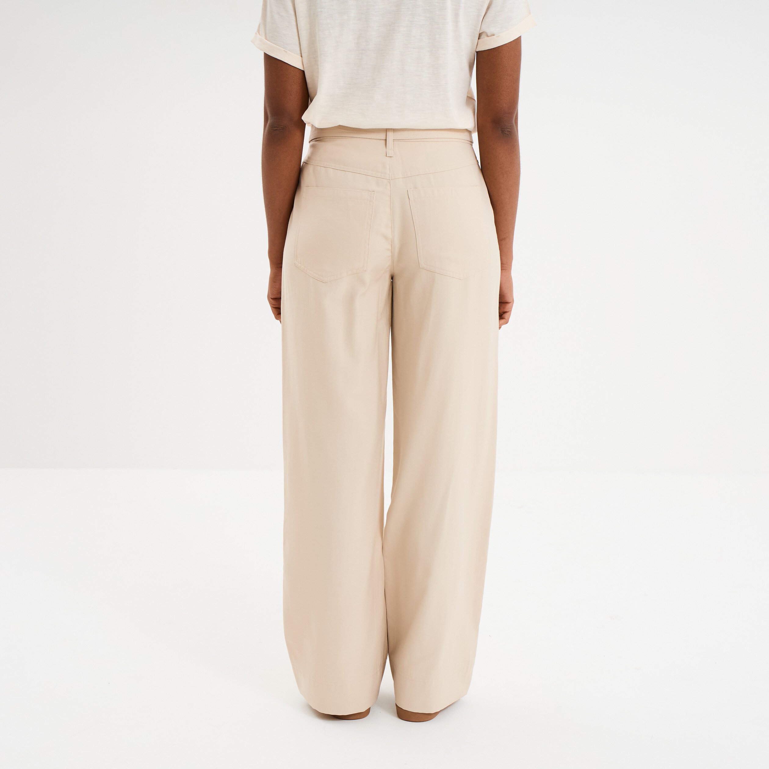 pantalon large avec ceinture beige femme Pantalon large avec ceinture beige femme