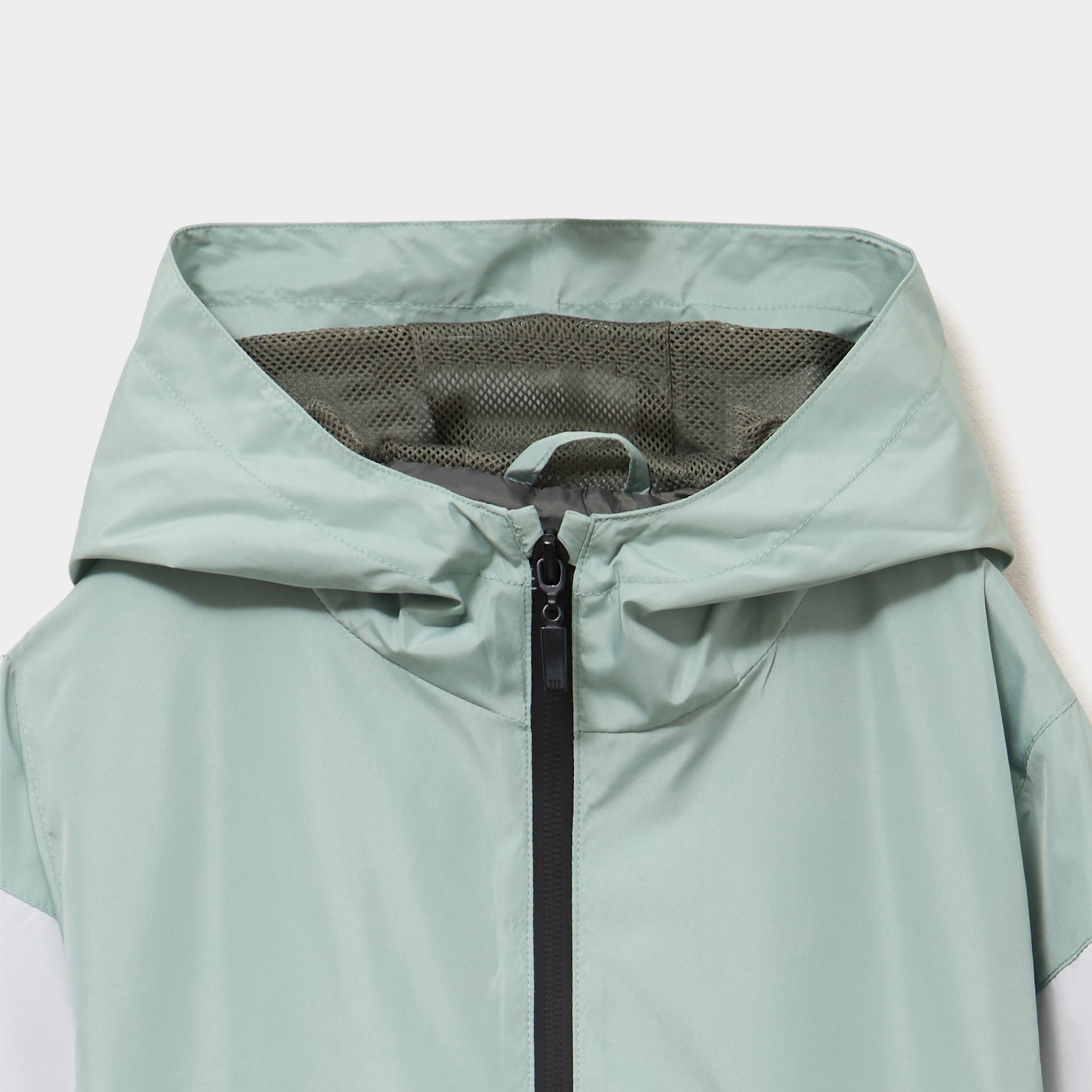 Coupe-vent d&eacute;perlant &agrave; capuche vert pastel gar&ccedil;on