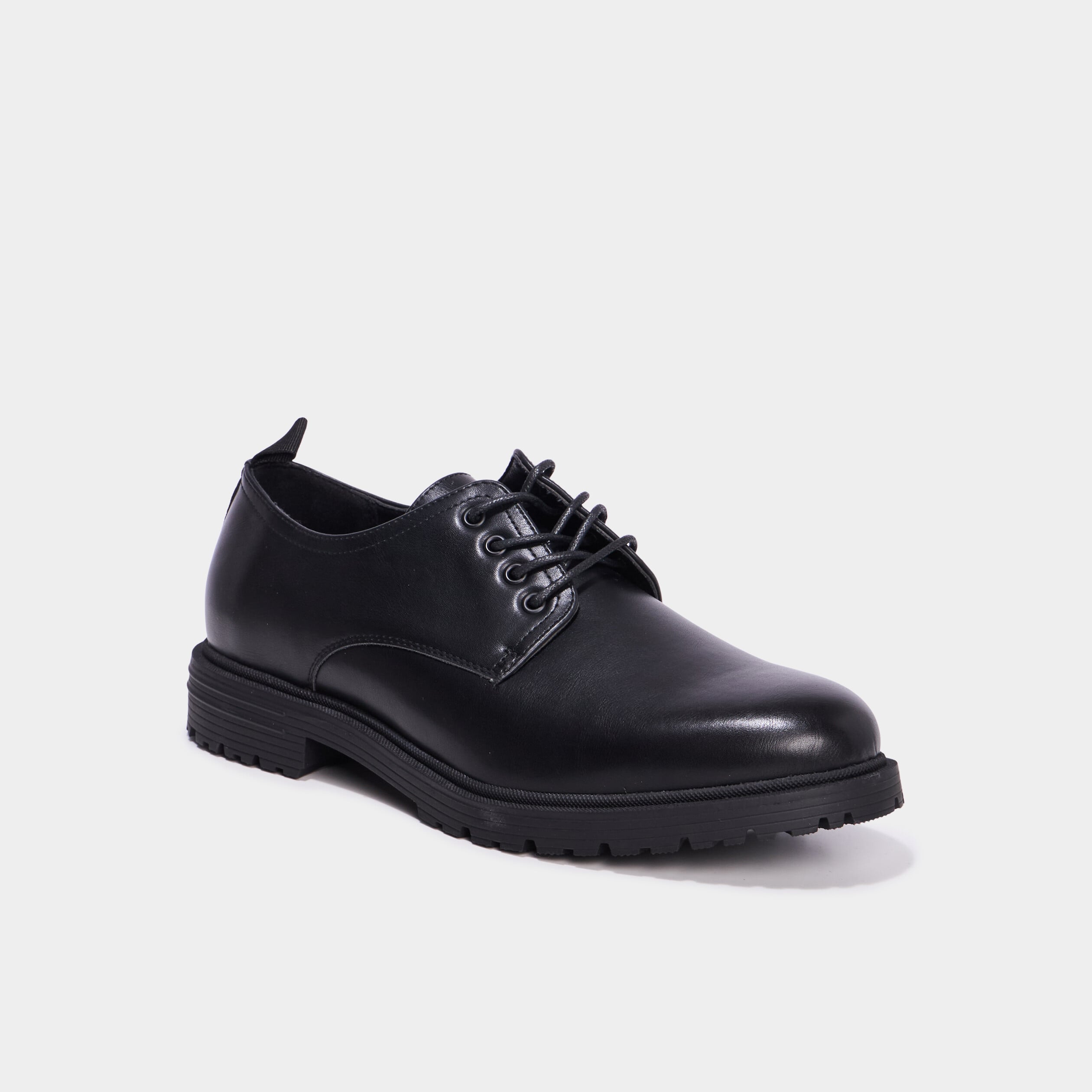Derbies crant&eacute;es &agrave; lacets noir homme