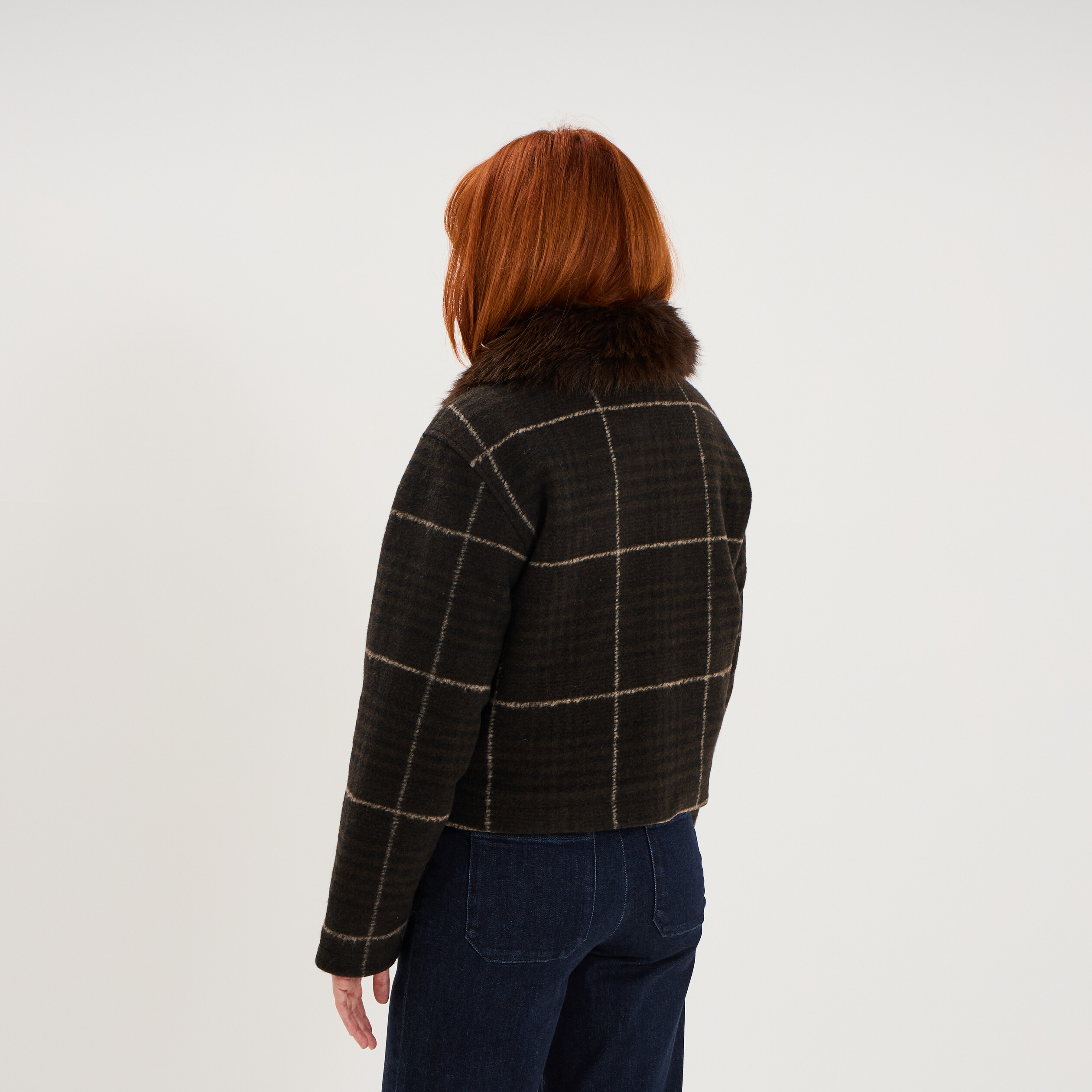 Veste courte col fausse fourrure marron fonc&eacute; femme
