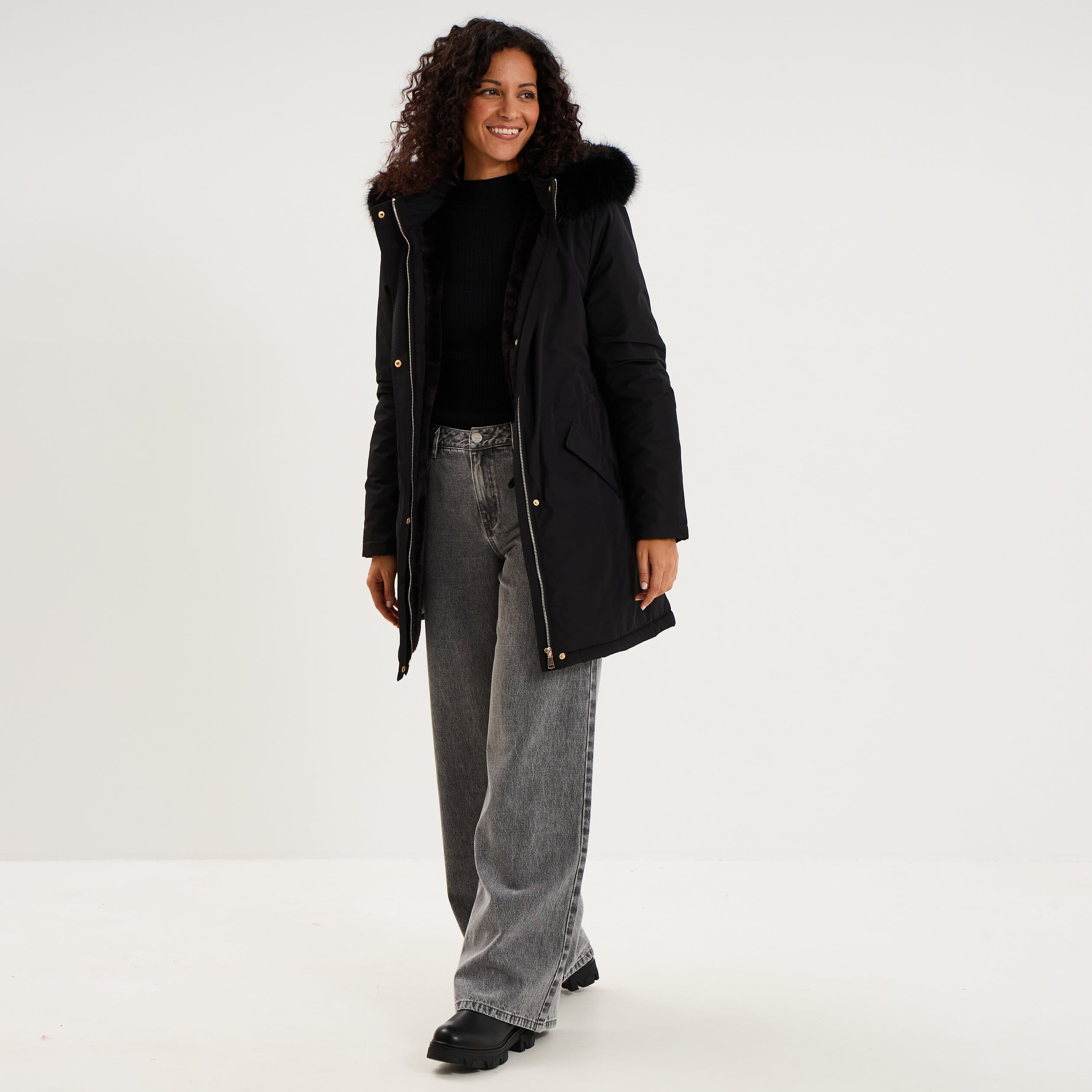 Parka fourr&eacute;e &agrave; capuche fausse fourrure noir femme