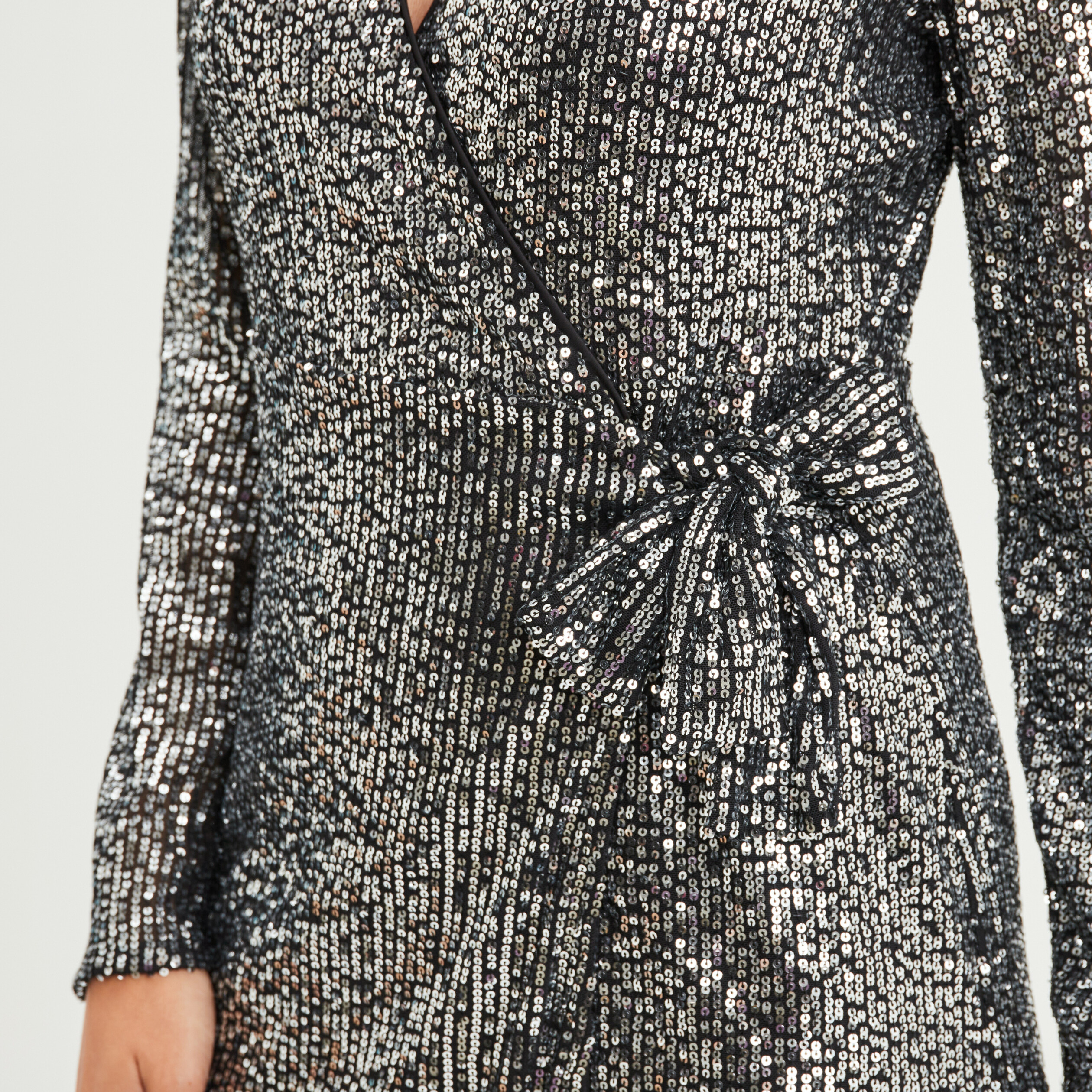 robe a sequins portefeuille courte gris argent femme Robe à sequins portefeuille courte gris argent femme