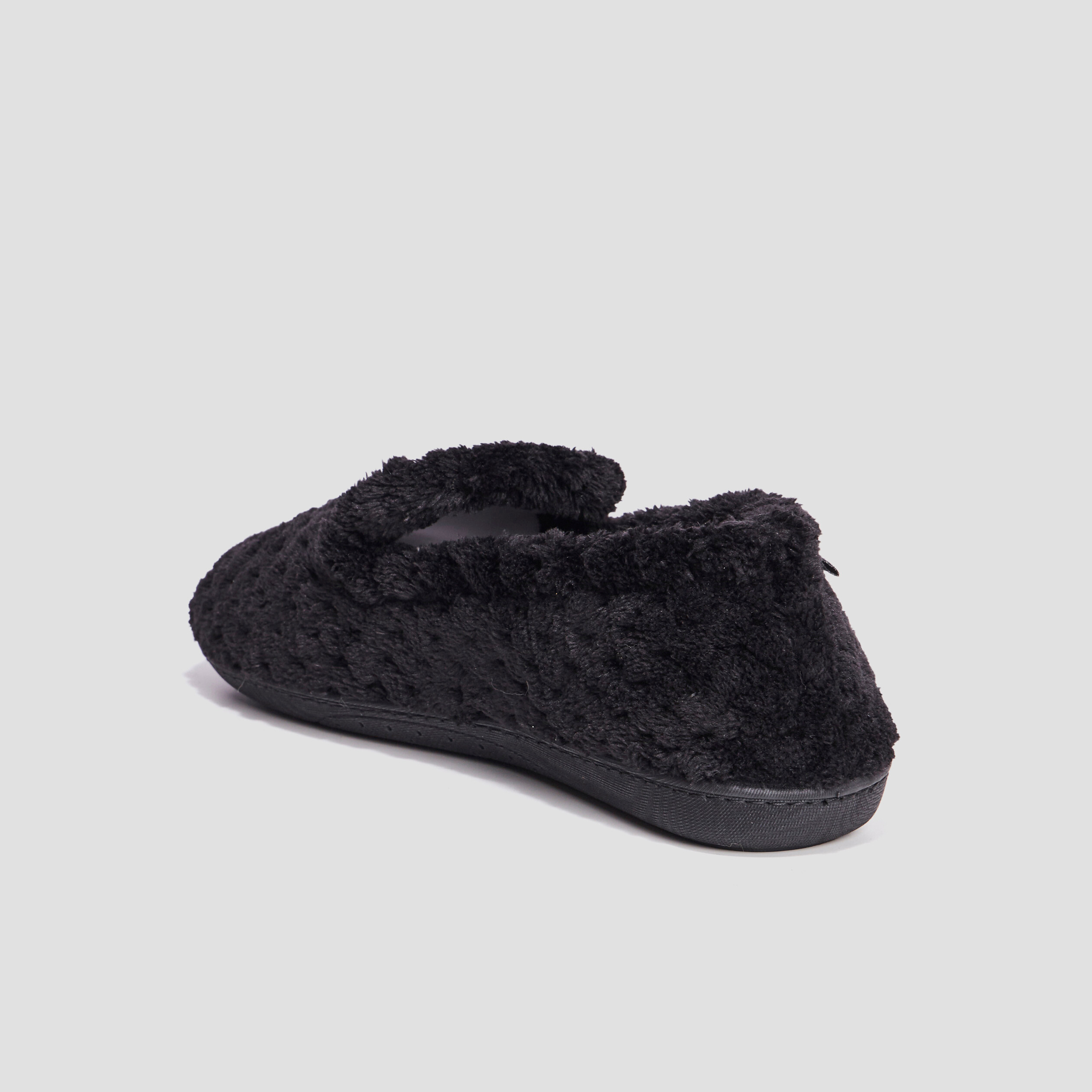 Pantoufles anti-d&eacute;rapantes fourr&eacute;es noir femme