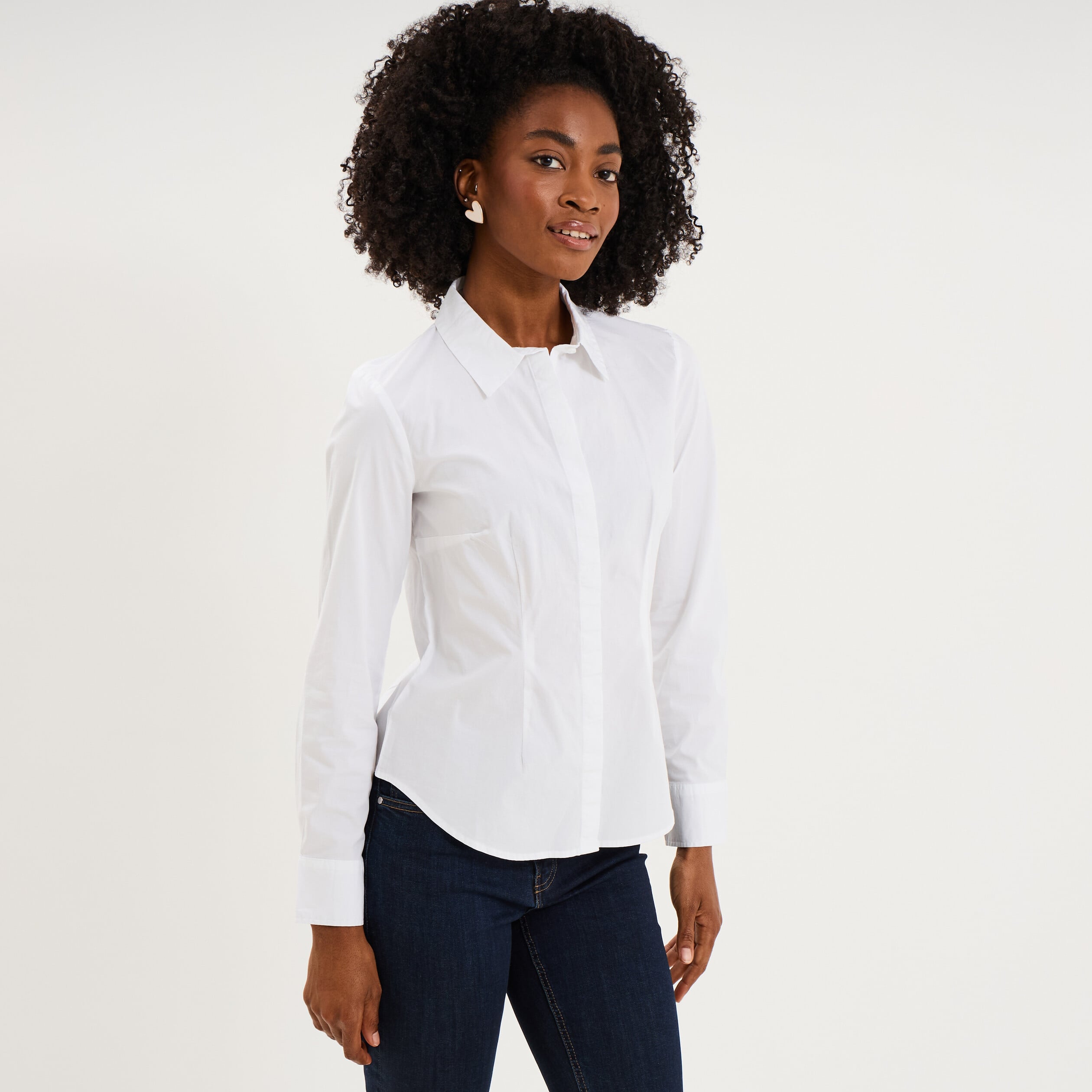 Chemise cintr&eacute;e manches longues blanc femme