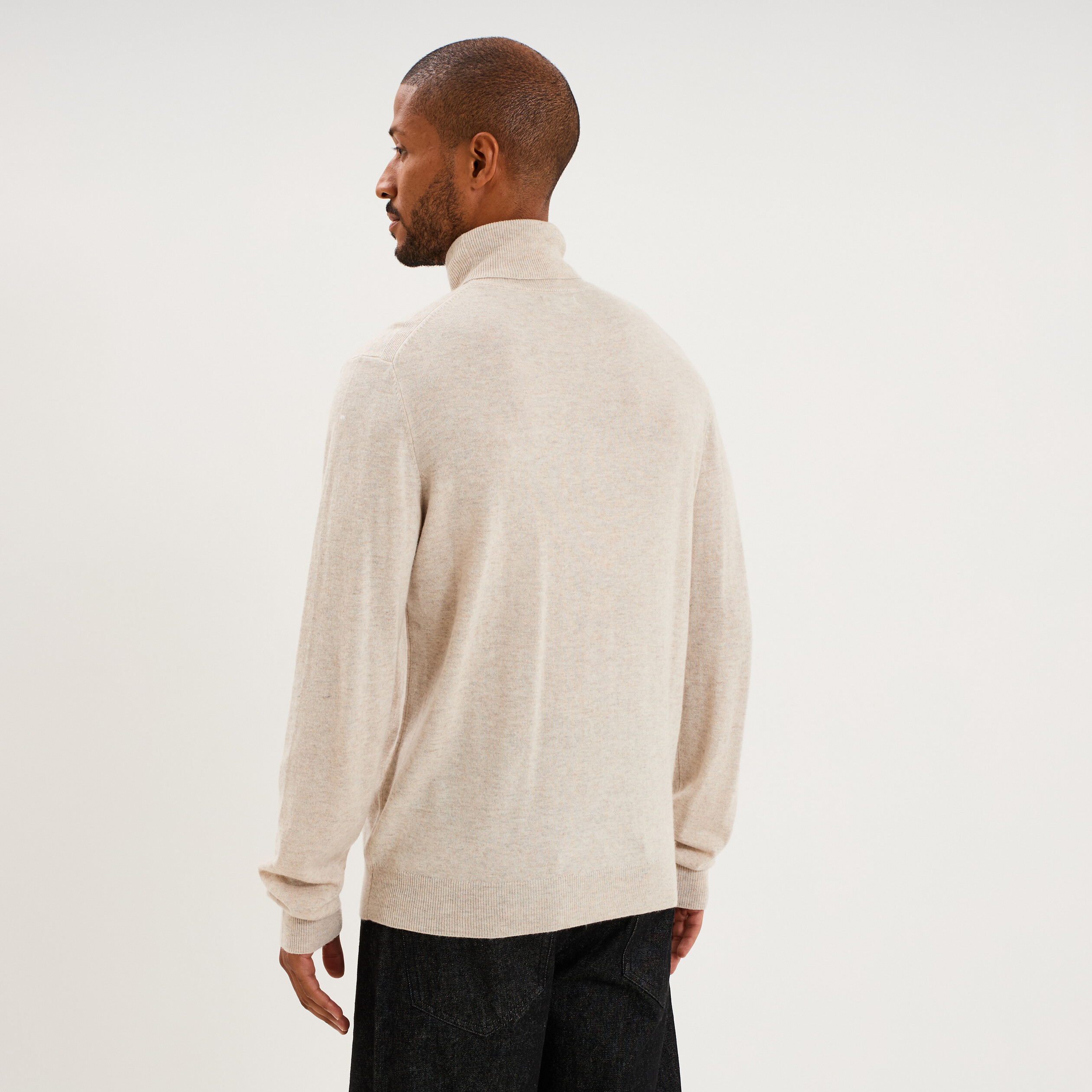 Pull col roul&eacute; manches longues beige homme