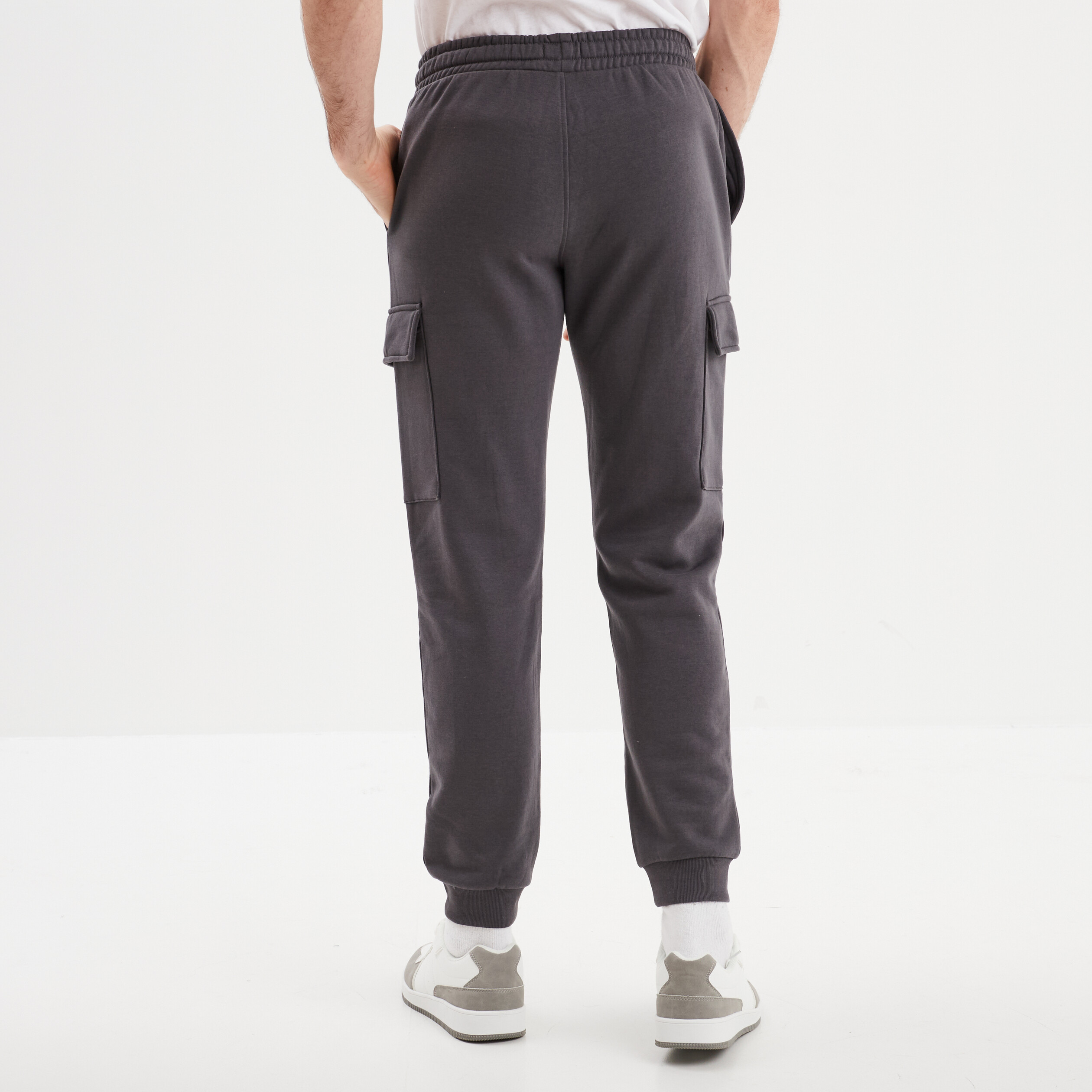 Pantalon jogging cargo molleton gris fonc&eacute; homme
