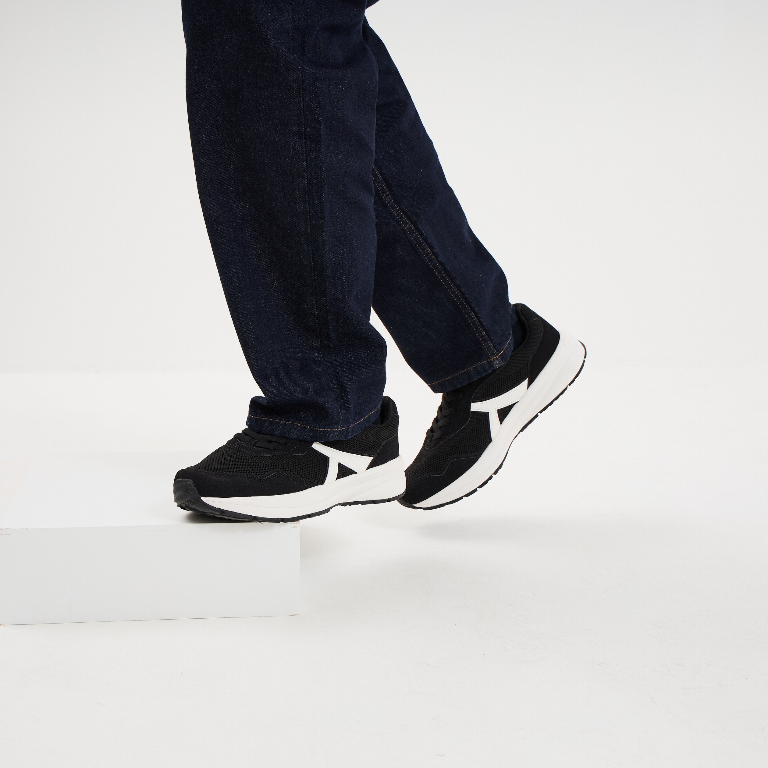 Baskets running de sport &agrave; lacets noir homme