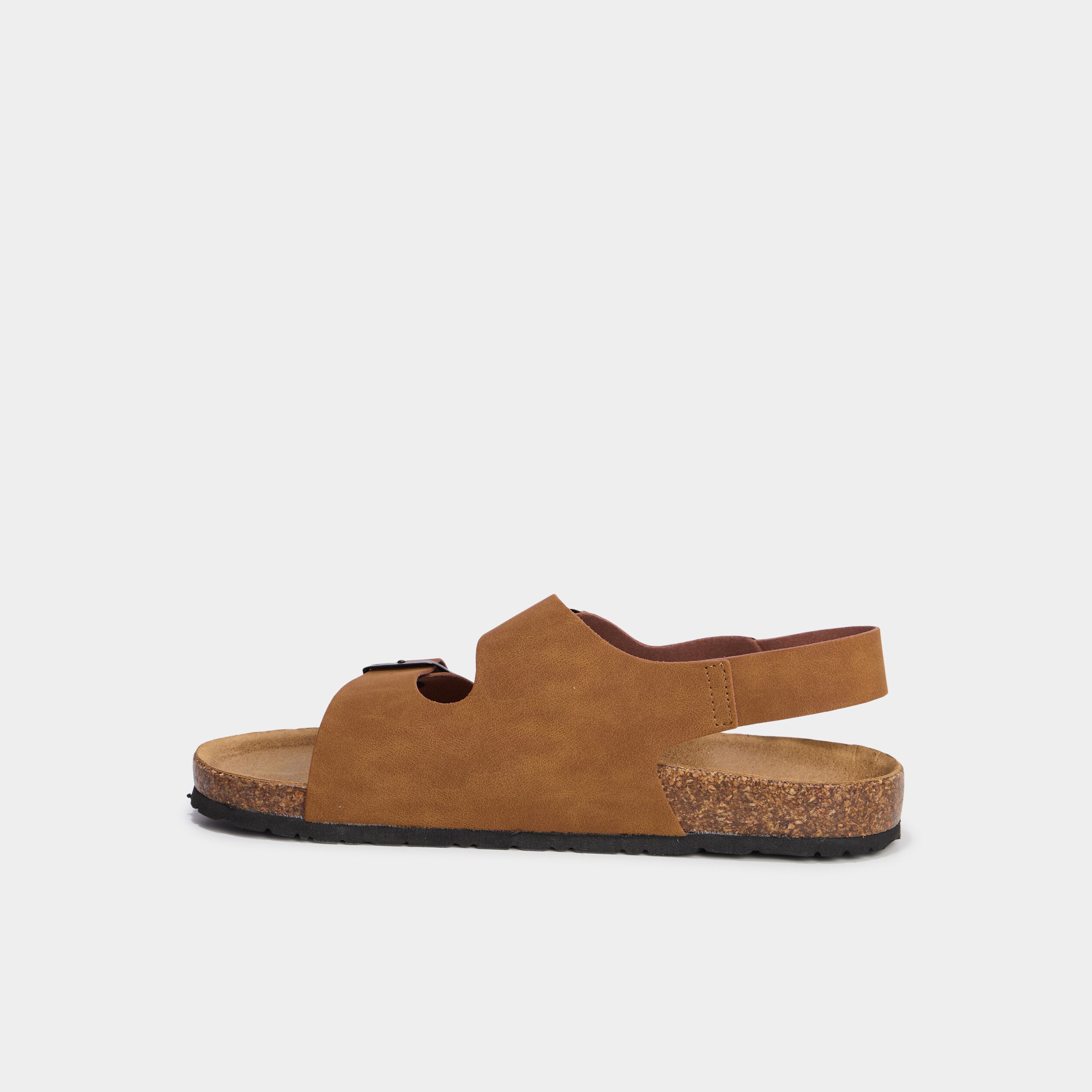 sandales plates avec boucles marron cognac homme Sandales plates avec boucles marron cognac homme