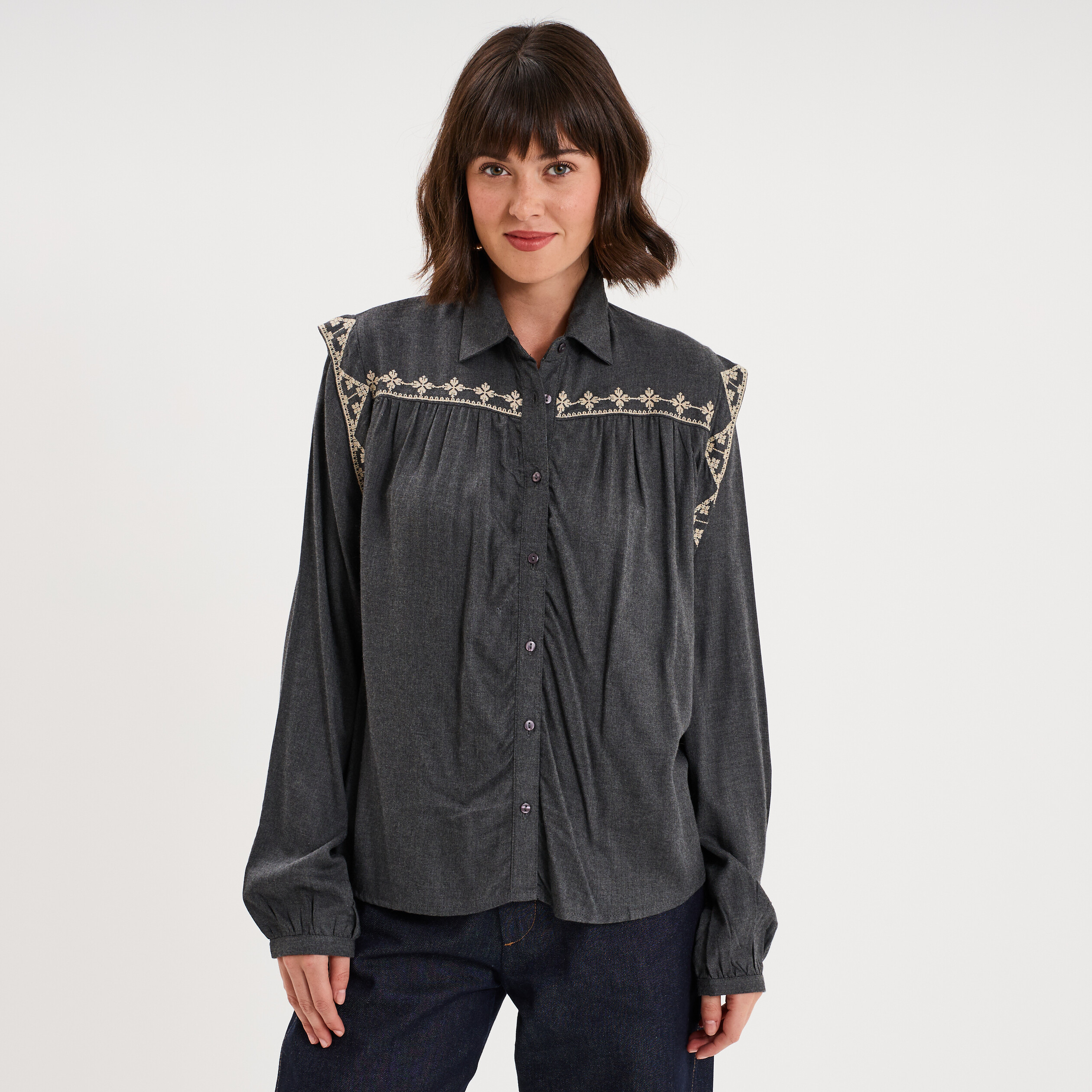 Blouse brod&eacute;e manches longues gris fonc&eacute; femme