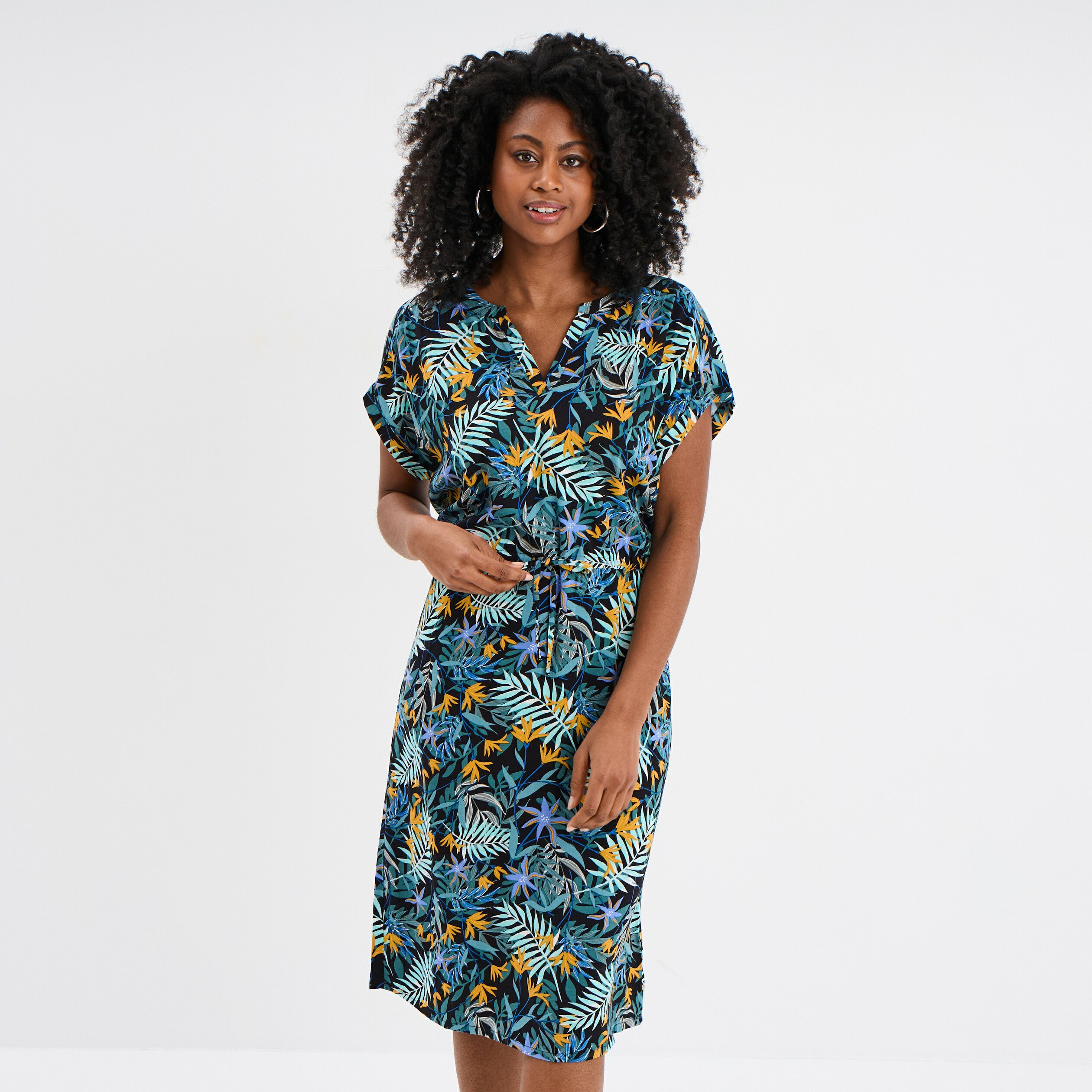 robe courte col tunisien manches courtes noir femme Robe courte col tunisien manches courtes noir femme