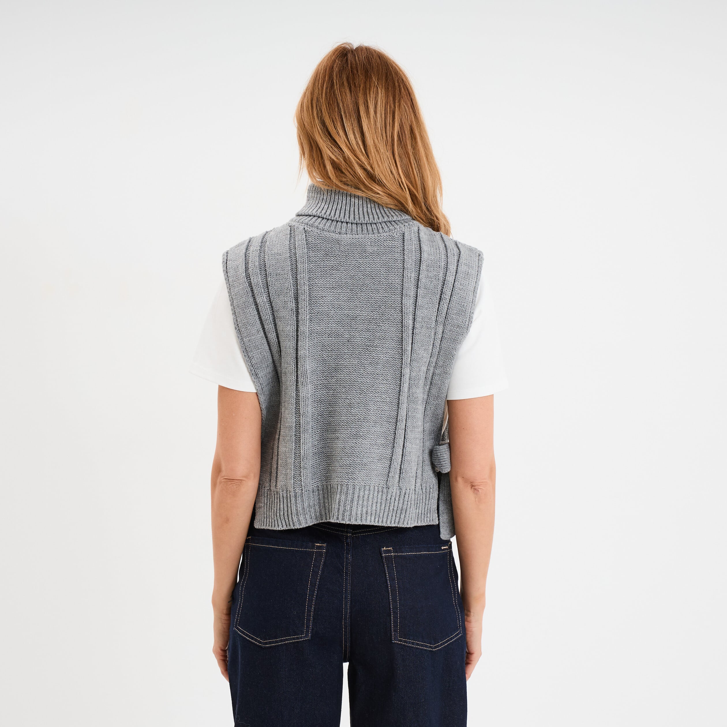 Pull poncho col roul&eacute; sans manches gris femme