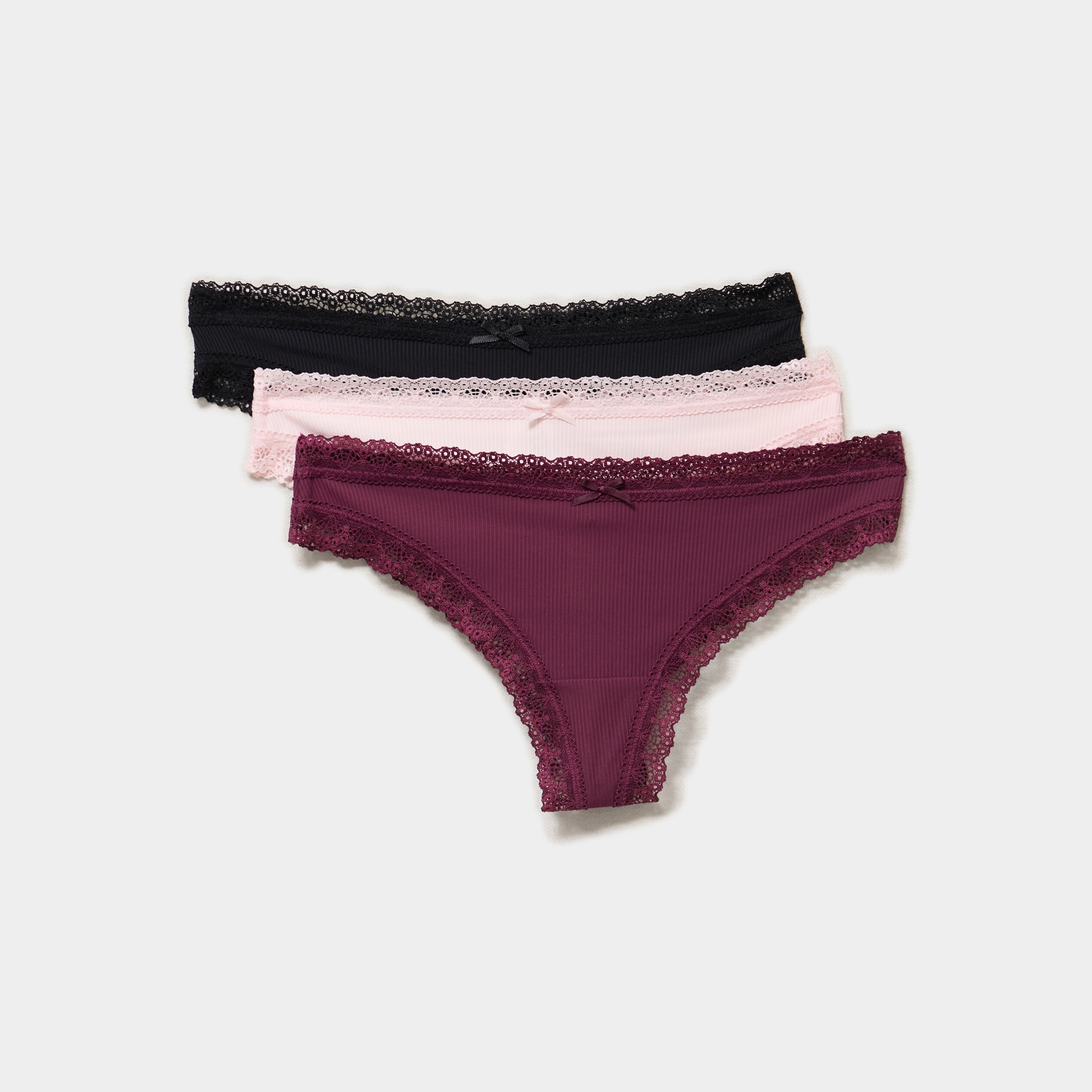 Lot 3 tangas c&ocirc;tel&eacute;s &agrave; dentelle prune femme