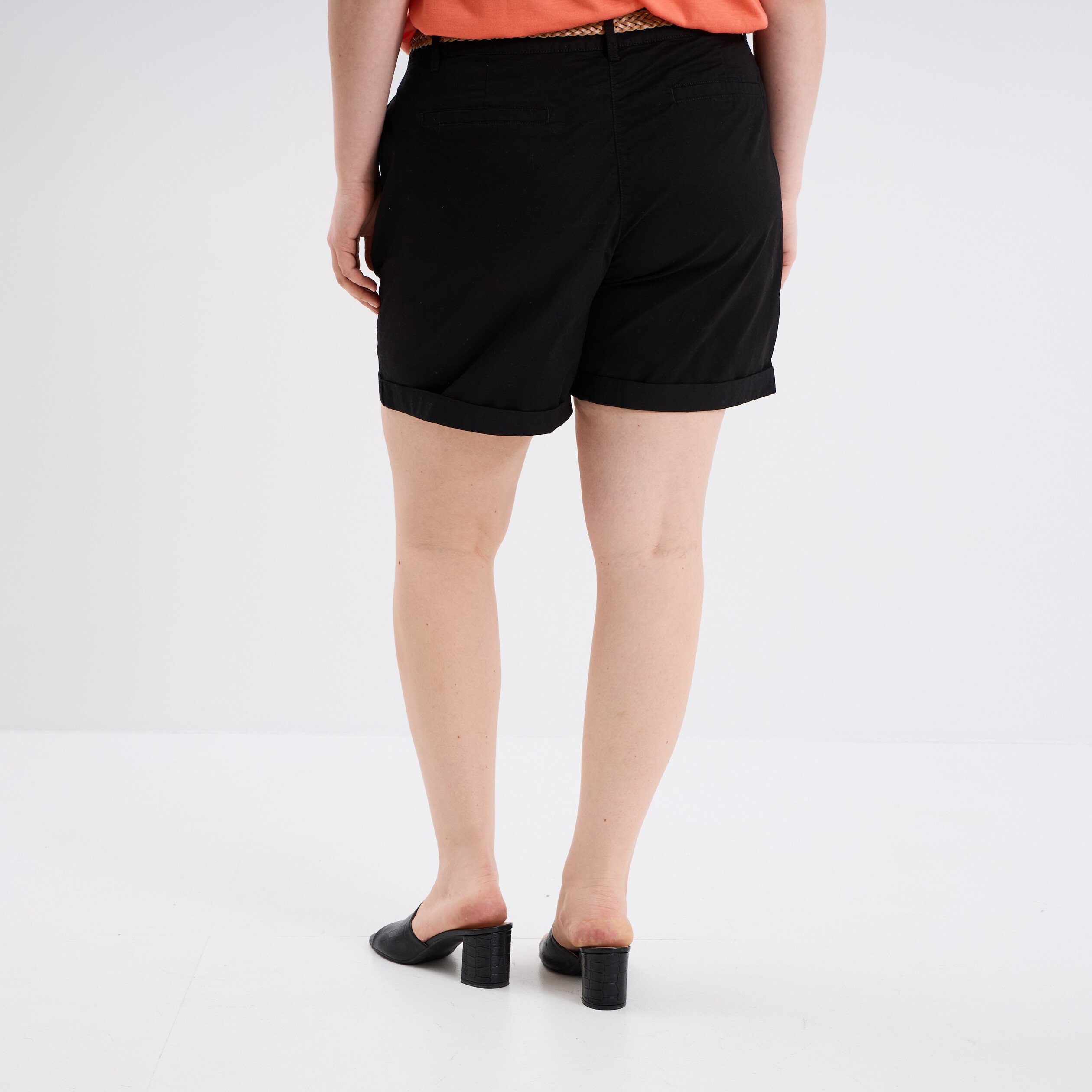 short chino avec ceinture tressee noir femmegt Short chino avec ceinture tressée noir femme grande taille