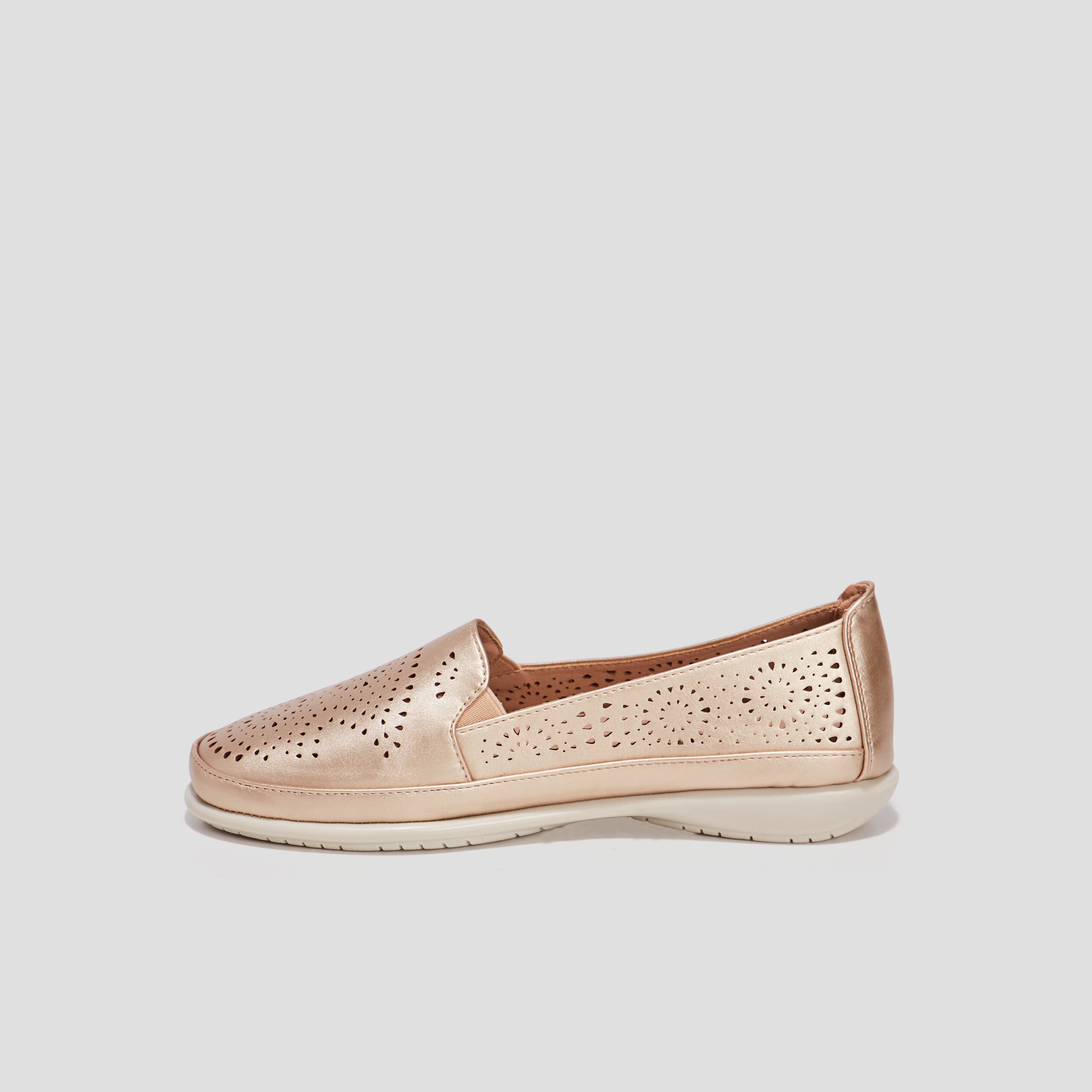 Mocassins perfor&eacute;es jaune or femme