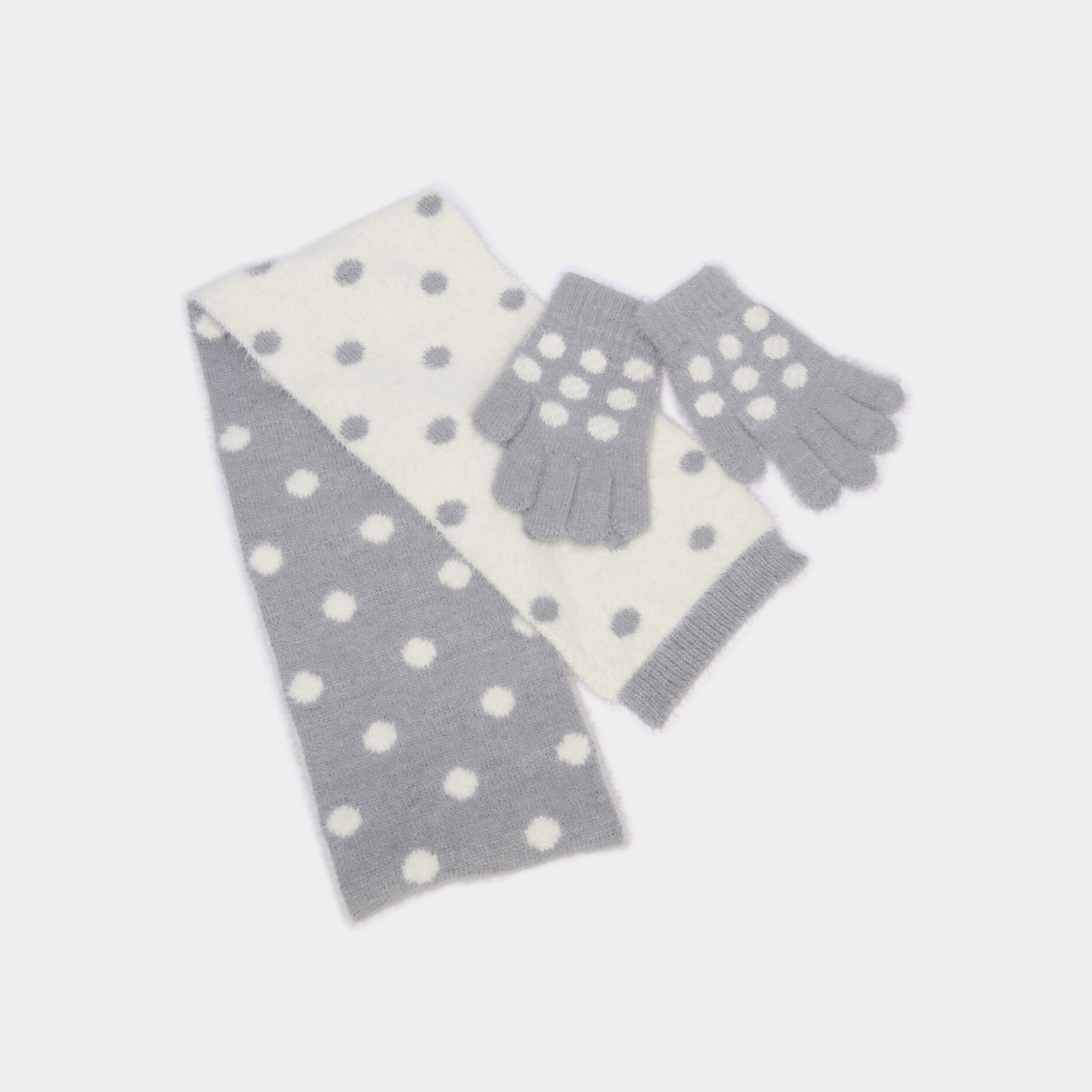 Ensemble &eacute;charpe, bonnet pompon et gants gris fille