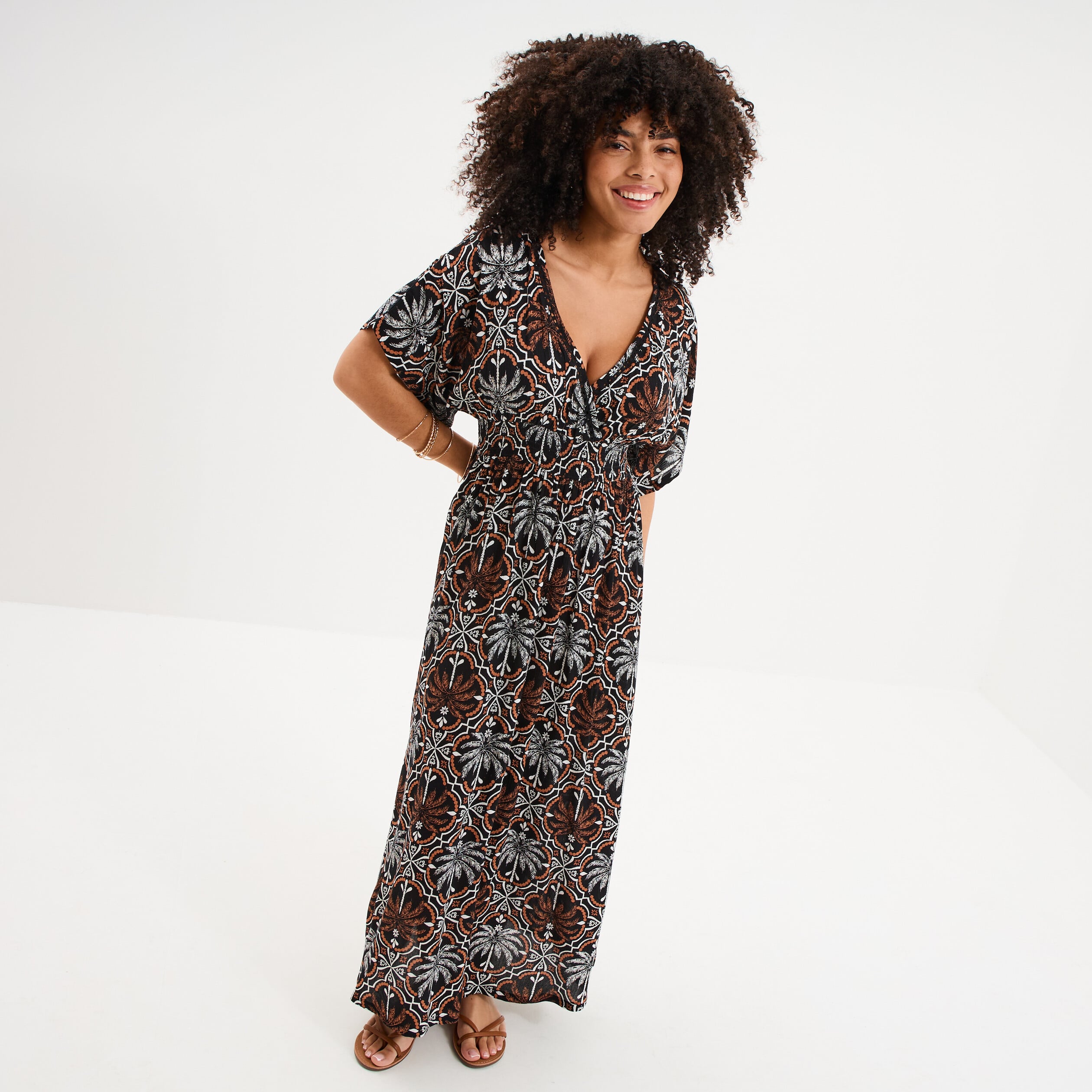 Robe fluide longue col et dos en V noir femme