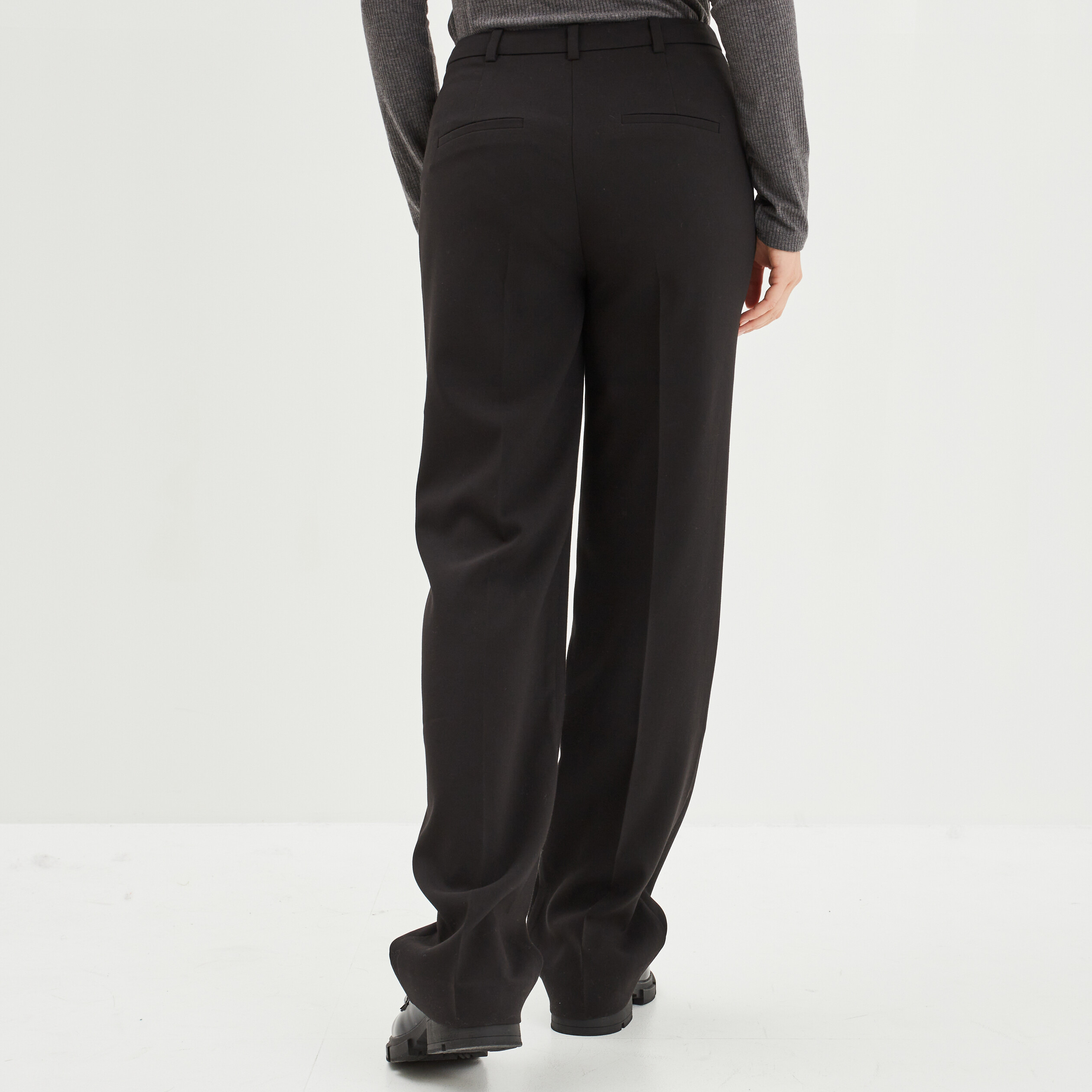 pantalon large a pinces noir femme Pantalon large à pinces noir femme