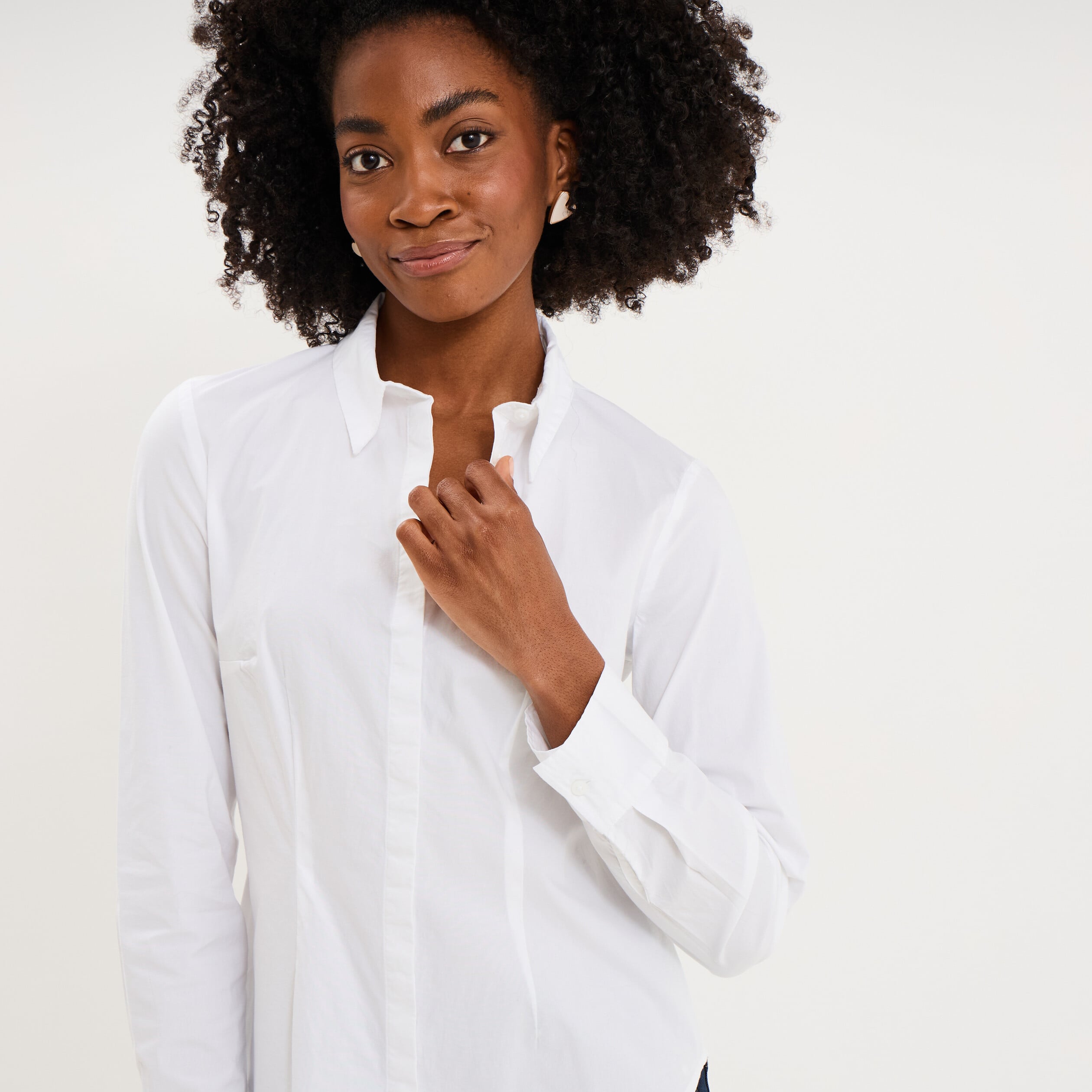 Chemise cintr&eacute;e manches longues blanc femme