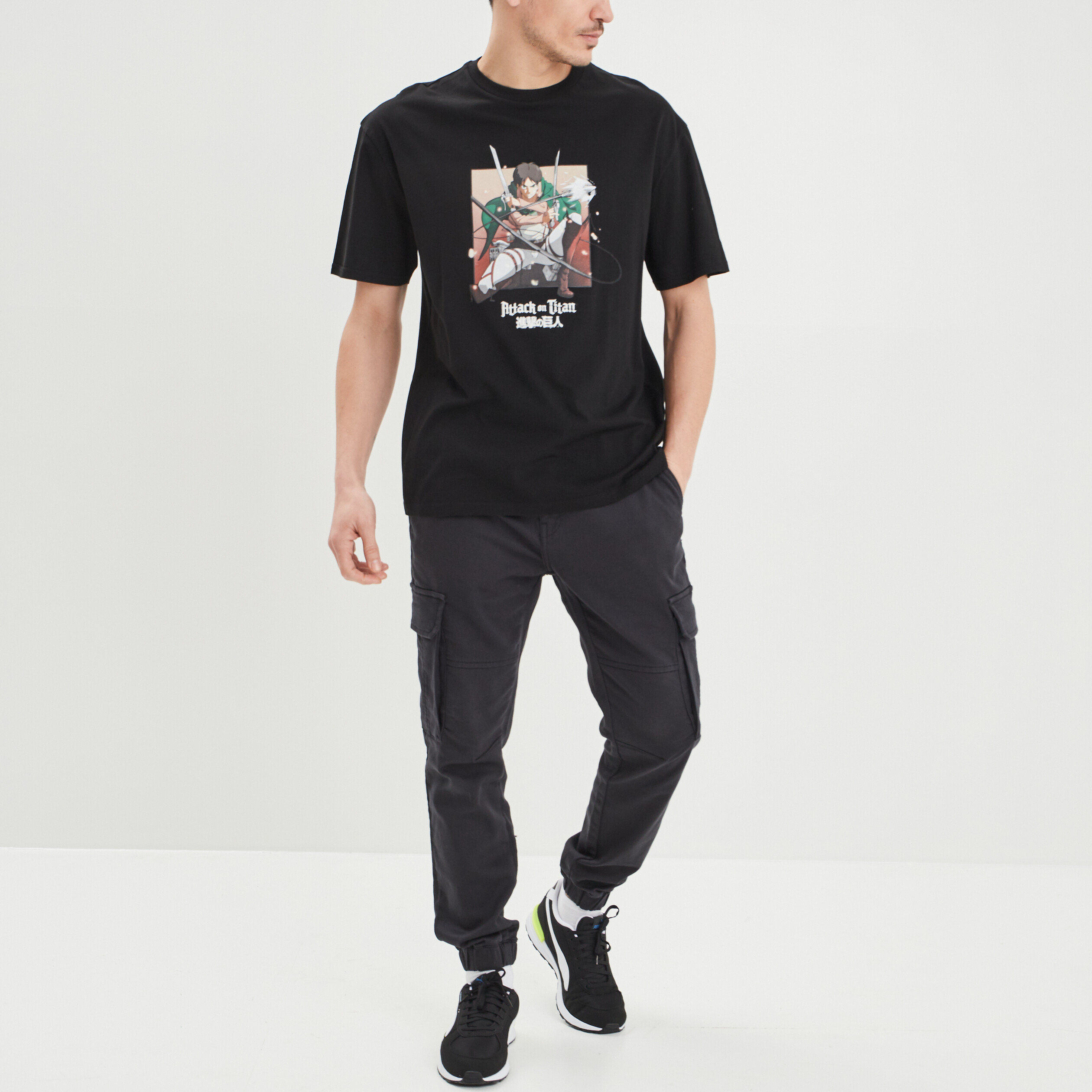 t shirt en coton attaque des titans noir homme T-shirt en coton Attaque des Titans noir homme