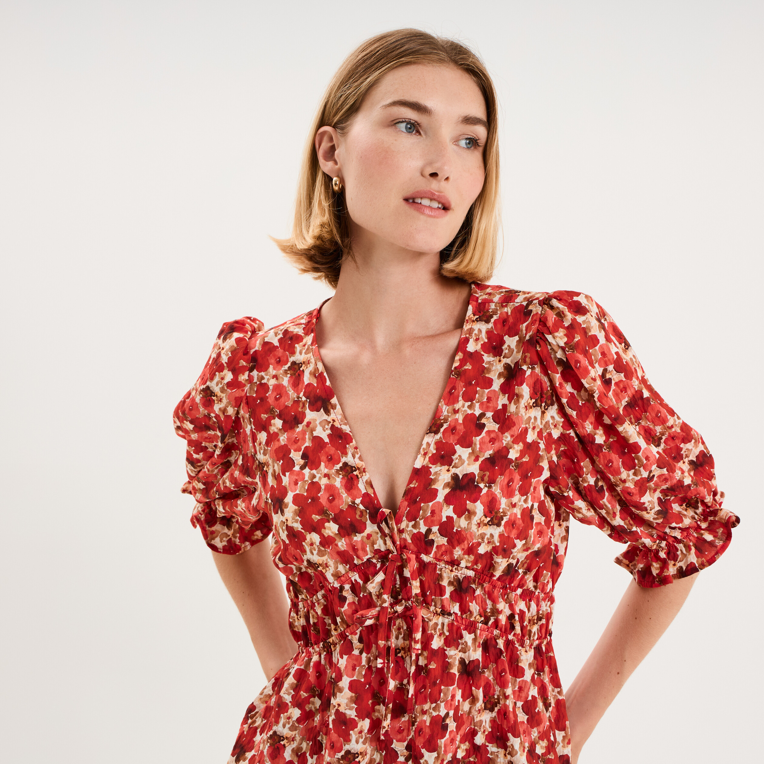 Blouse smok&eacute;e manches 3/4 col V rouge coquelicot femme