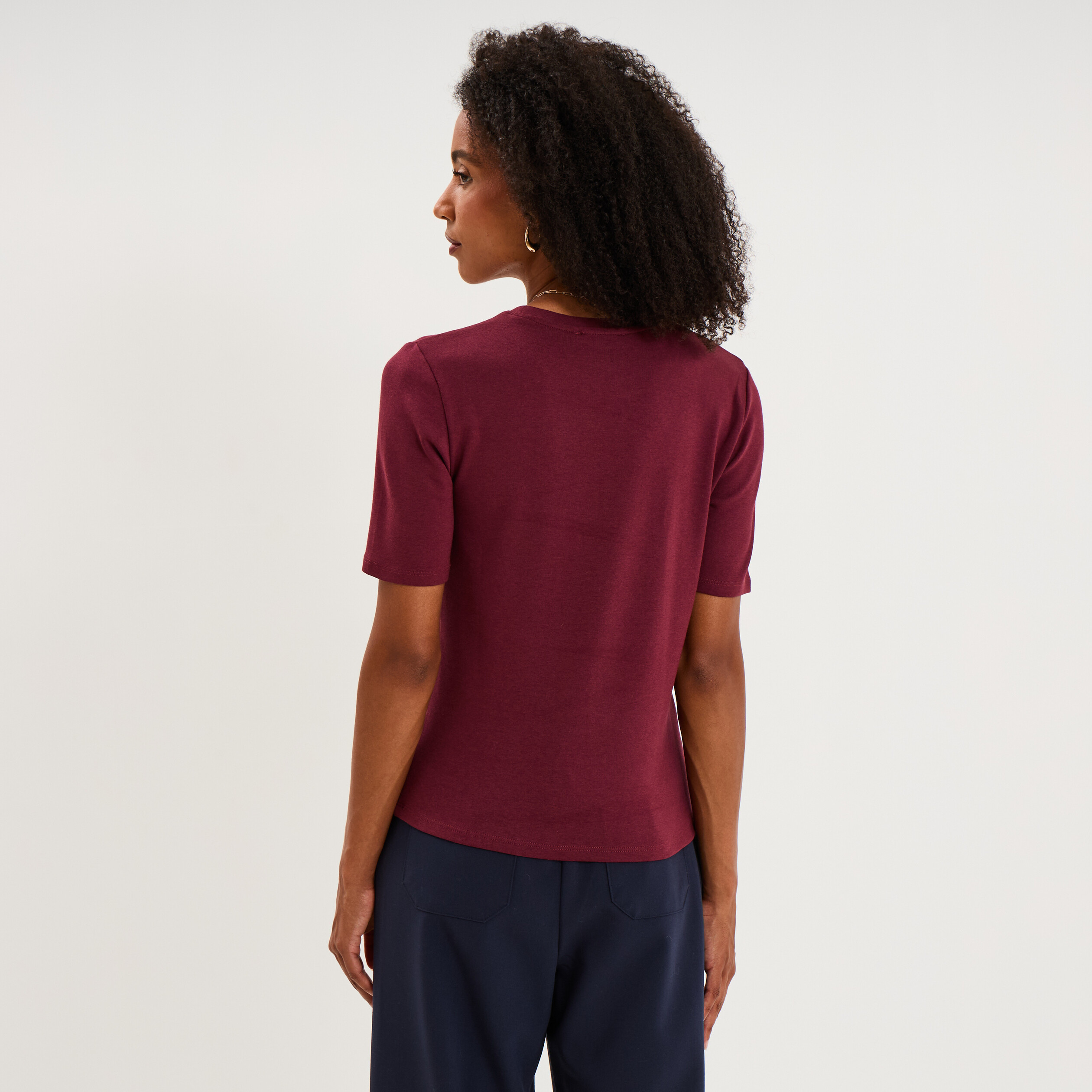 T-shirt col rond manches courtes ajust&eacute; bordeaux femme