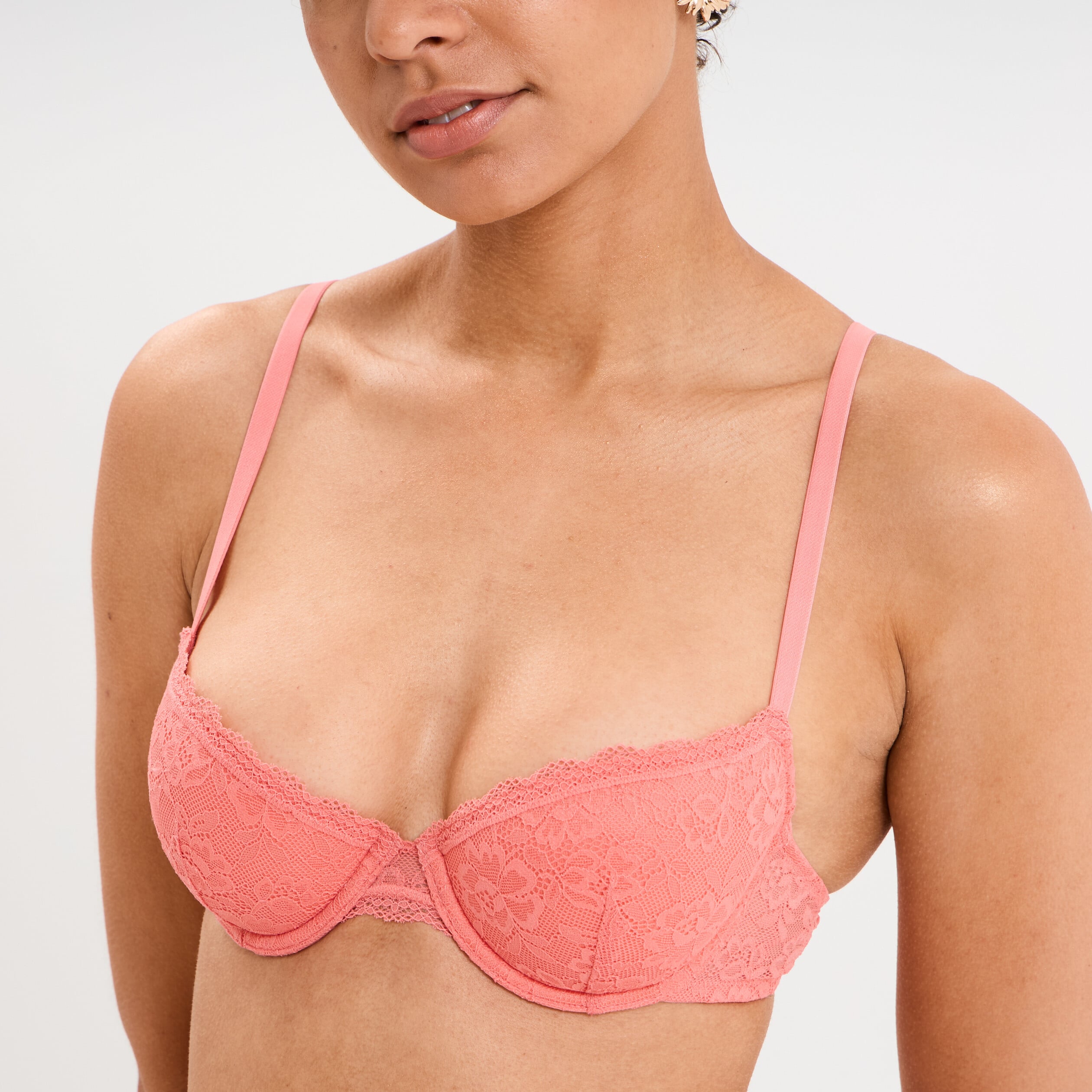 Soutien-gorge corbeille padd&eacute; dentelle vieux rose femme