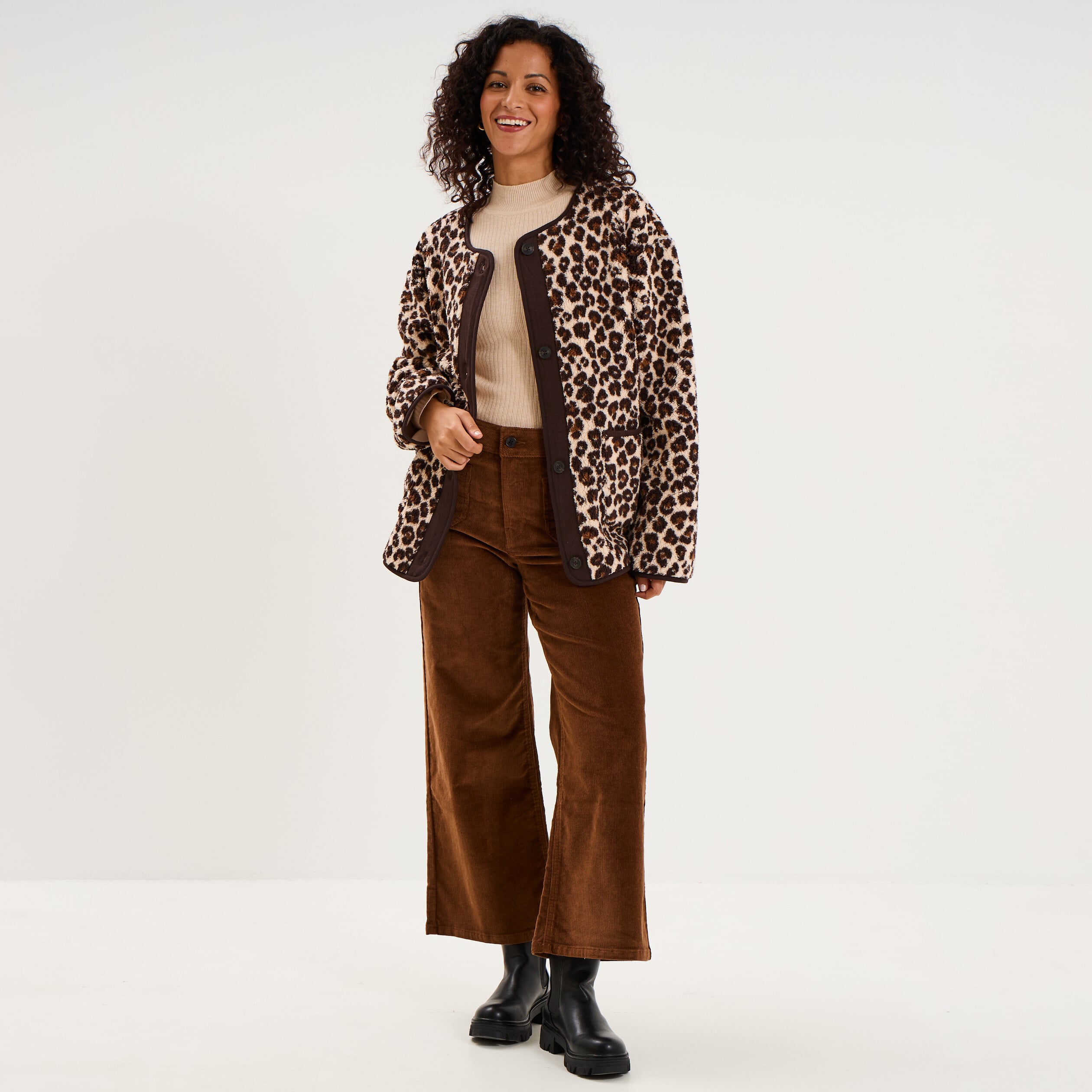 Veste sherpa doubl&eacute;e boutonn&eacute;e beige clair femme