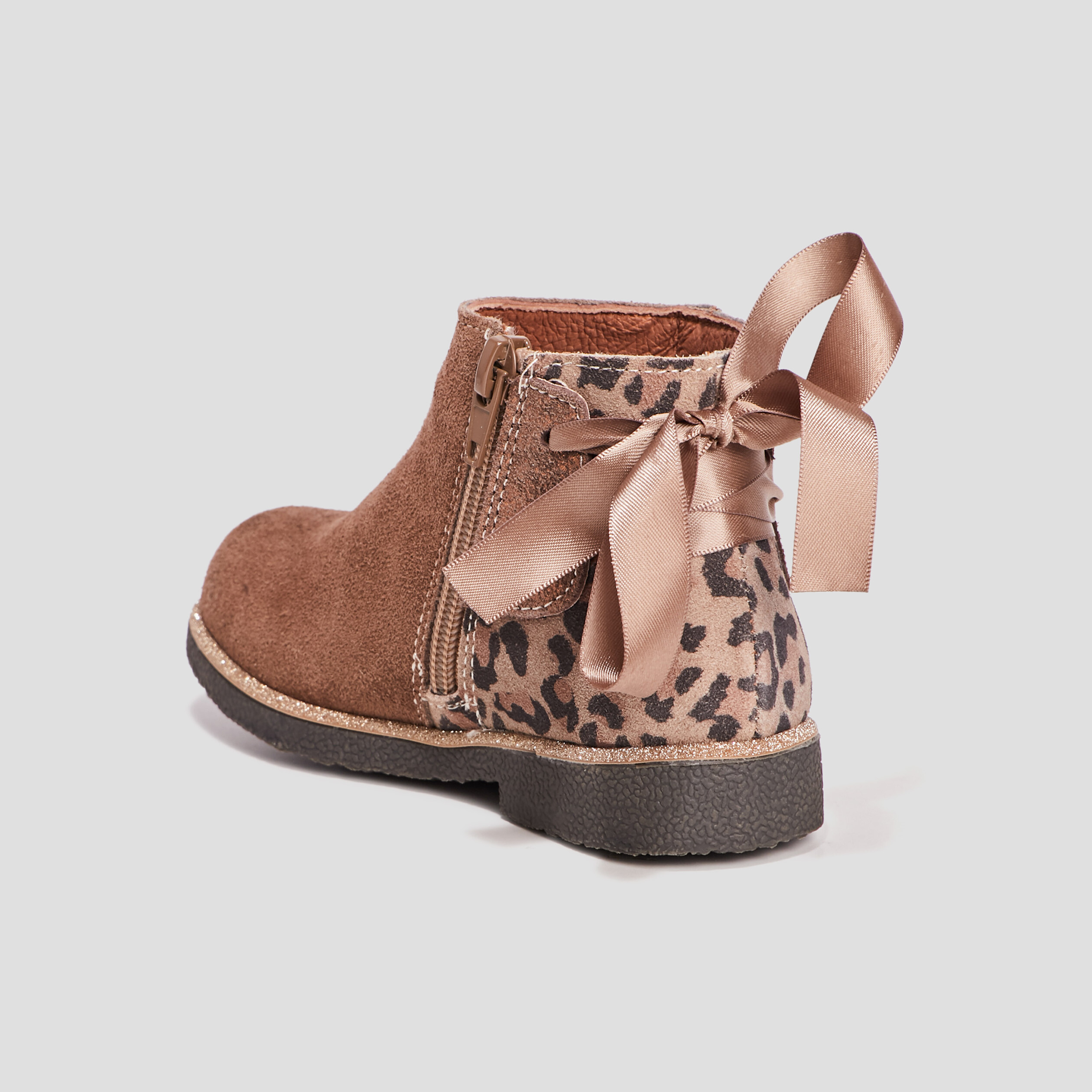 bottines avec noeuds en cuir taupe fille Bottines avec noeuds en cuir taupe fille