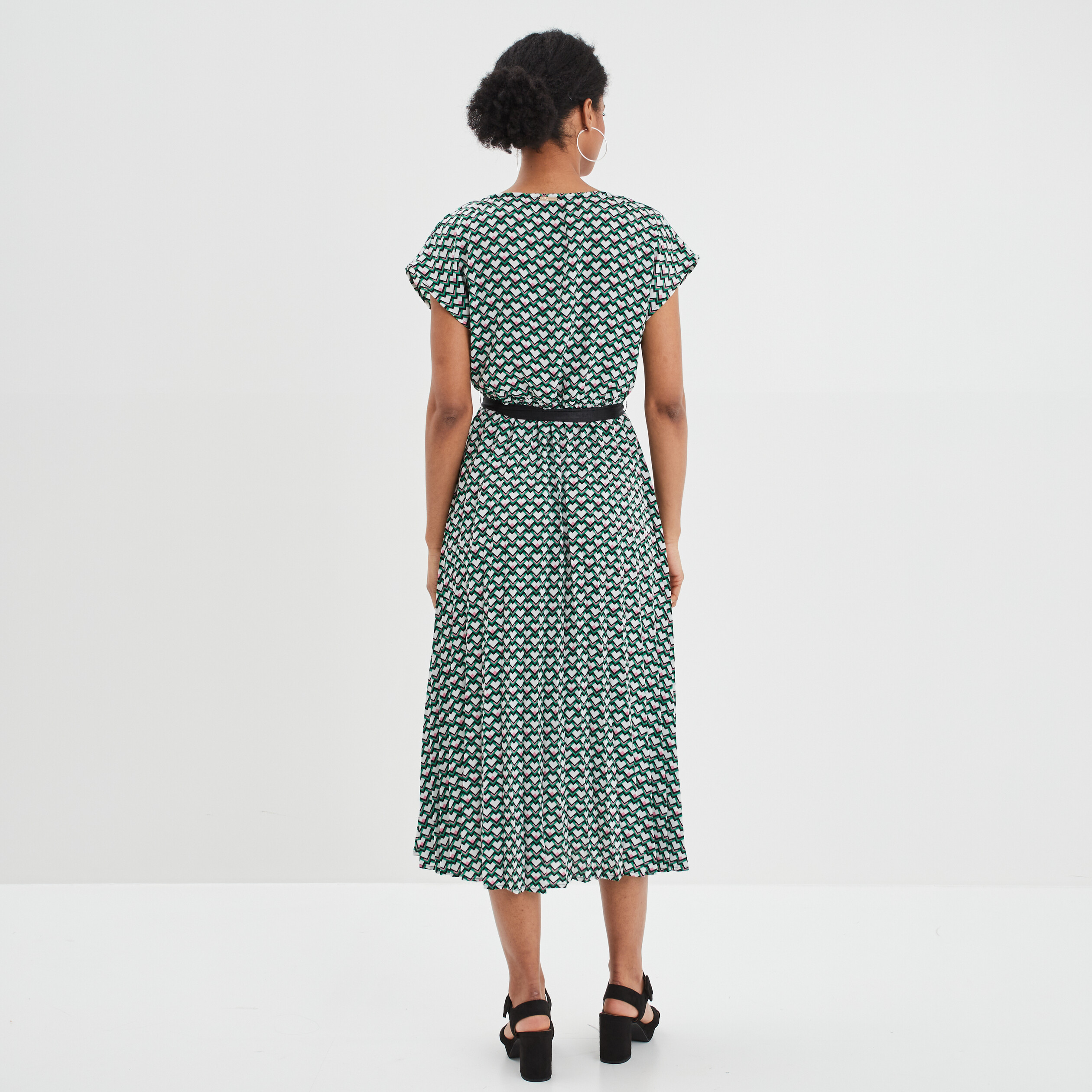 robe longue evasee plissee et ceinturee vert femme Robe longue évasée plissée et ceinturée vert femme